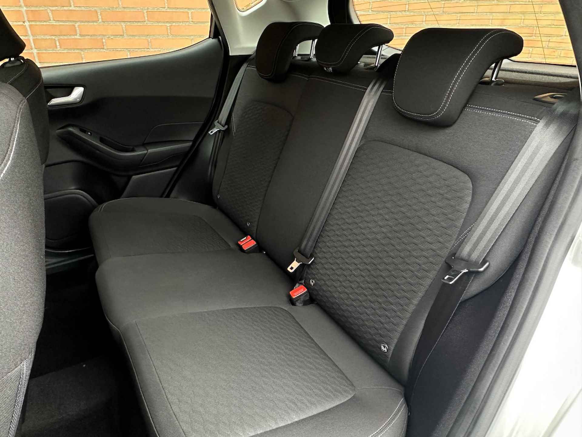 Ford Fiesta 1.0 EcoBoost Hybrid 100PK Titanium Clima Carplay Full Led 2 jaar - 11/37