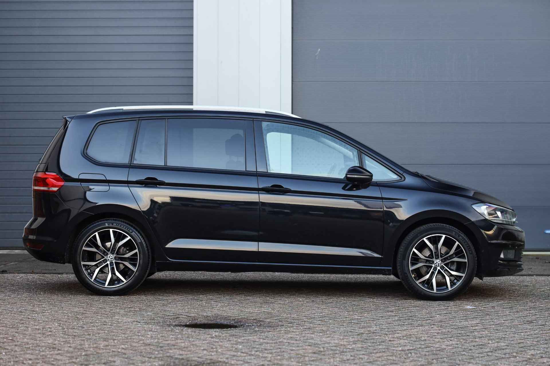 Volkswagen Touran 1.5 TSI DSG Comfortline 7p ✅ Carplay ✅ Stoelverwarming ✅ Camera - 4/40