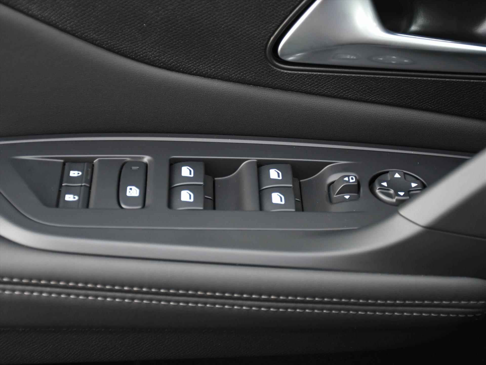 Peugeot 308 Sw Allure 1.2 Puretech 130pk NAVI | CAMERA VOOR + ACHTER | ADAP. CRUISE | CLIMA | APPLE CARPLAY | 17''LM | PRIVACY GLASS | USB - 28/30