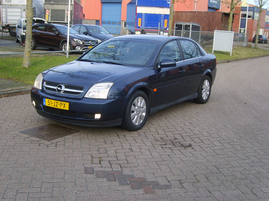 Opel Vectra 1.8-16V Elegance