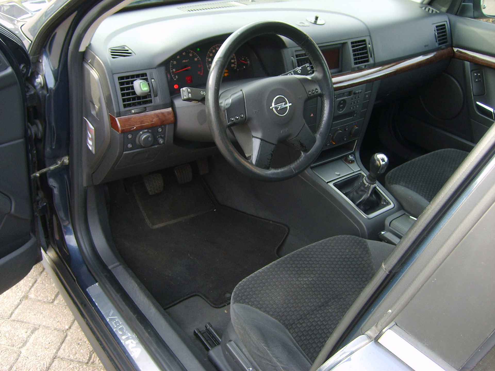 Opel Vectra 1.8-16V Elegance - 15/18