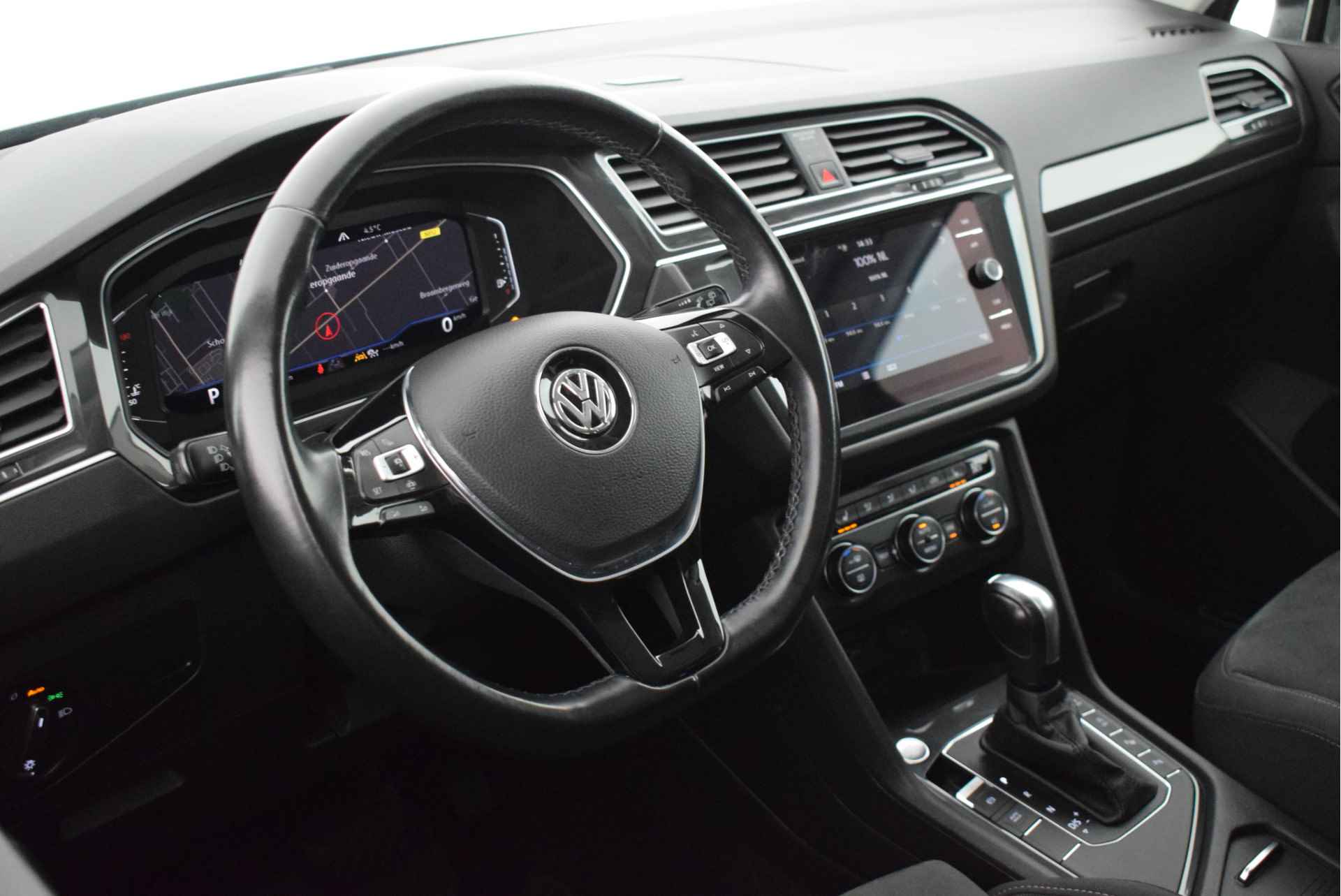 Volkswagen Tiguan 1.5 TSI 150pk DSG ACT R-Line Highline Trekhaak Camera Keyless Stoelverwarming Led Virtual Cockpit Panoramadak - 3/53