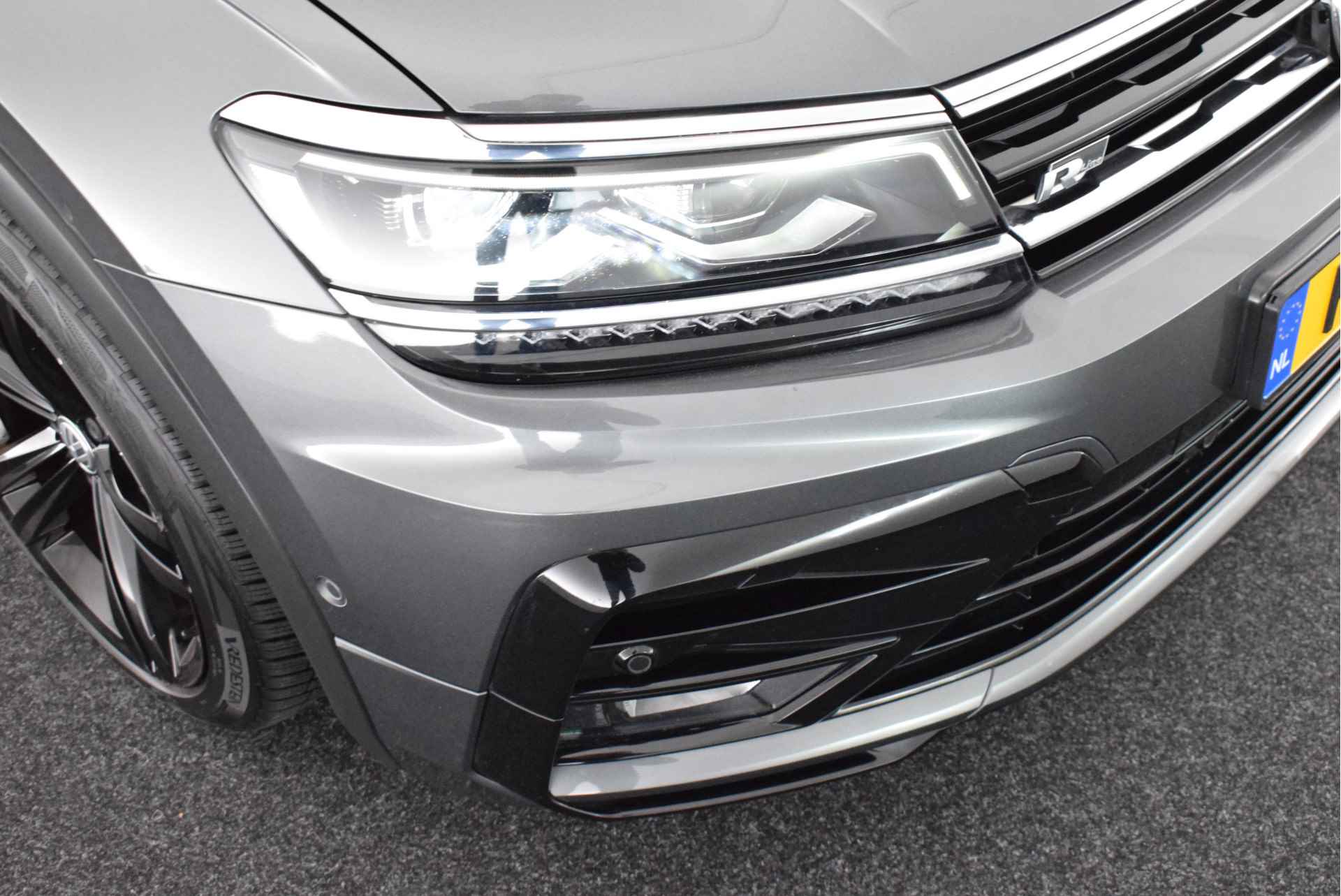 Volkswagen Tiguan 1.5 TSI 150pk DSG ACT R-Line Highline Trekhaak Camera Keyless Stoelverwarming Led Virtual Cockpit Panoramadak - 7/53