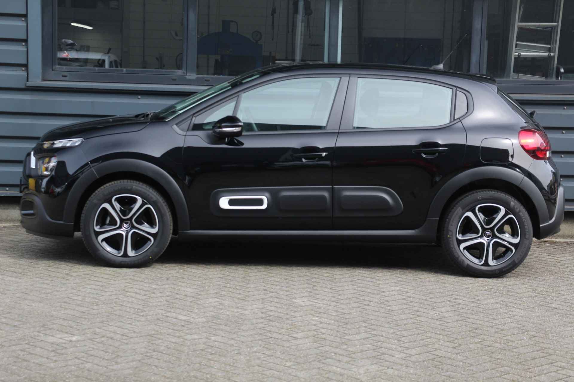 Citroën C3 1.2 PureTech Plus | CITROËN Connect Nav DAB+ | Pack City - 3/31
