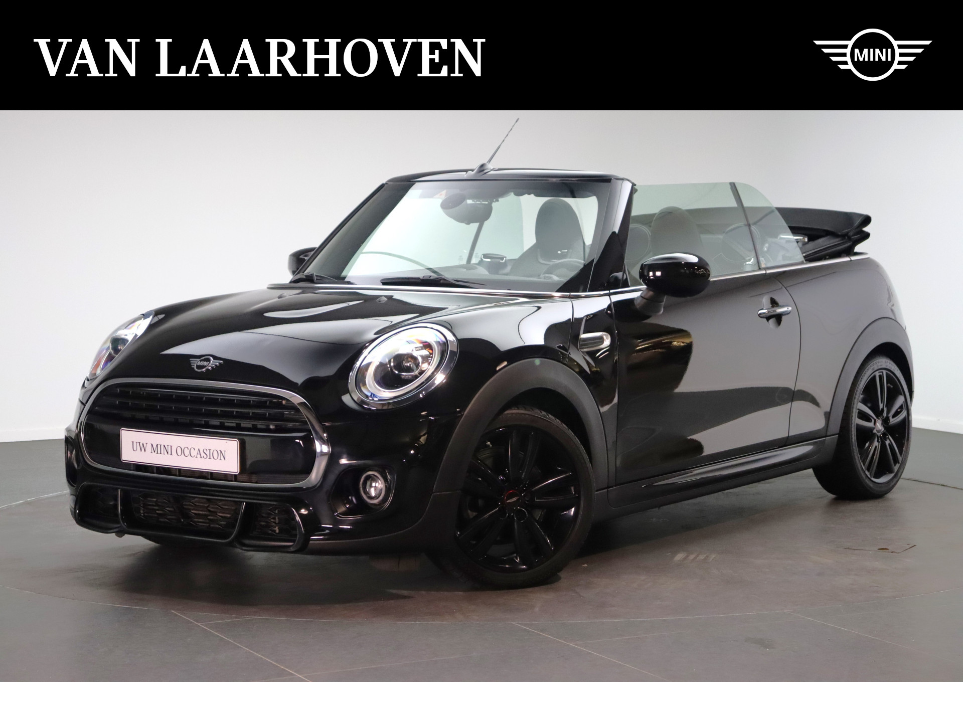 MINI Cabrio Cooper Automaat / JCW Trim Pakket / Sportstoelen / Stoelverwarming / LED / PDC achter / Comfort Access / Cruise Control