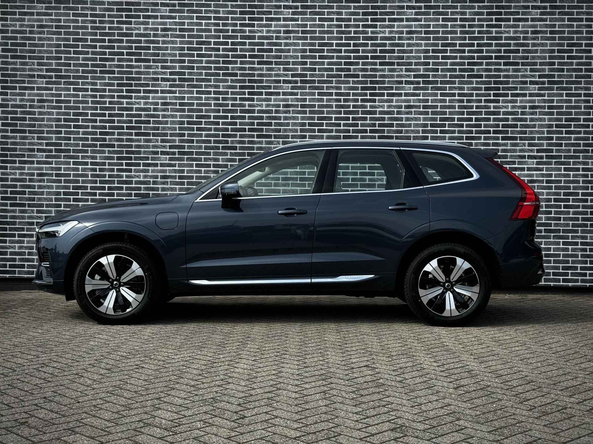 Volvo XC60 2.0 Recharge T6 AWD Plus Bright | Nieuwe auto | Adaptieve Cruise Control | Schuifdak | Stoel verwarming | Elektrische verstelbare stoelen | Elektrische achterklep | - 3/19