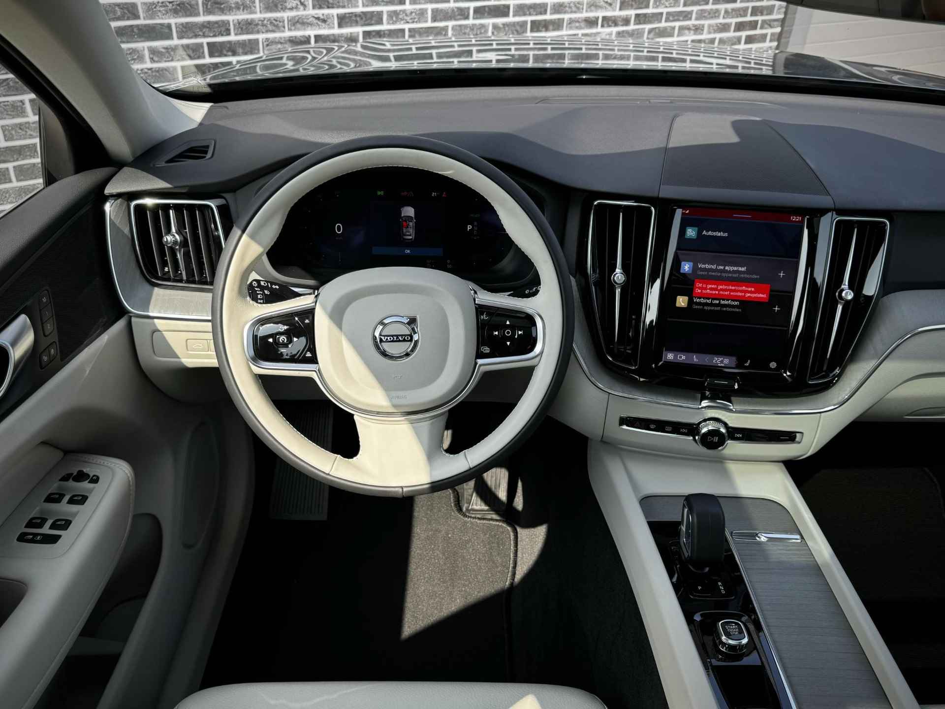 Volvo XC60 2.0 Recharge T6 AWD Plus Bright | Nieuwe auto | Adaptieve Cruise Control | Schuifdak | Stoel verwarming | Elektrische verstelbare stoelen | Elektrische achterklep | - 18/19