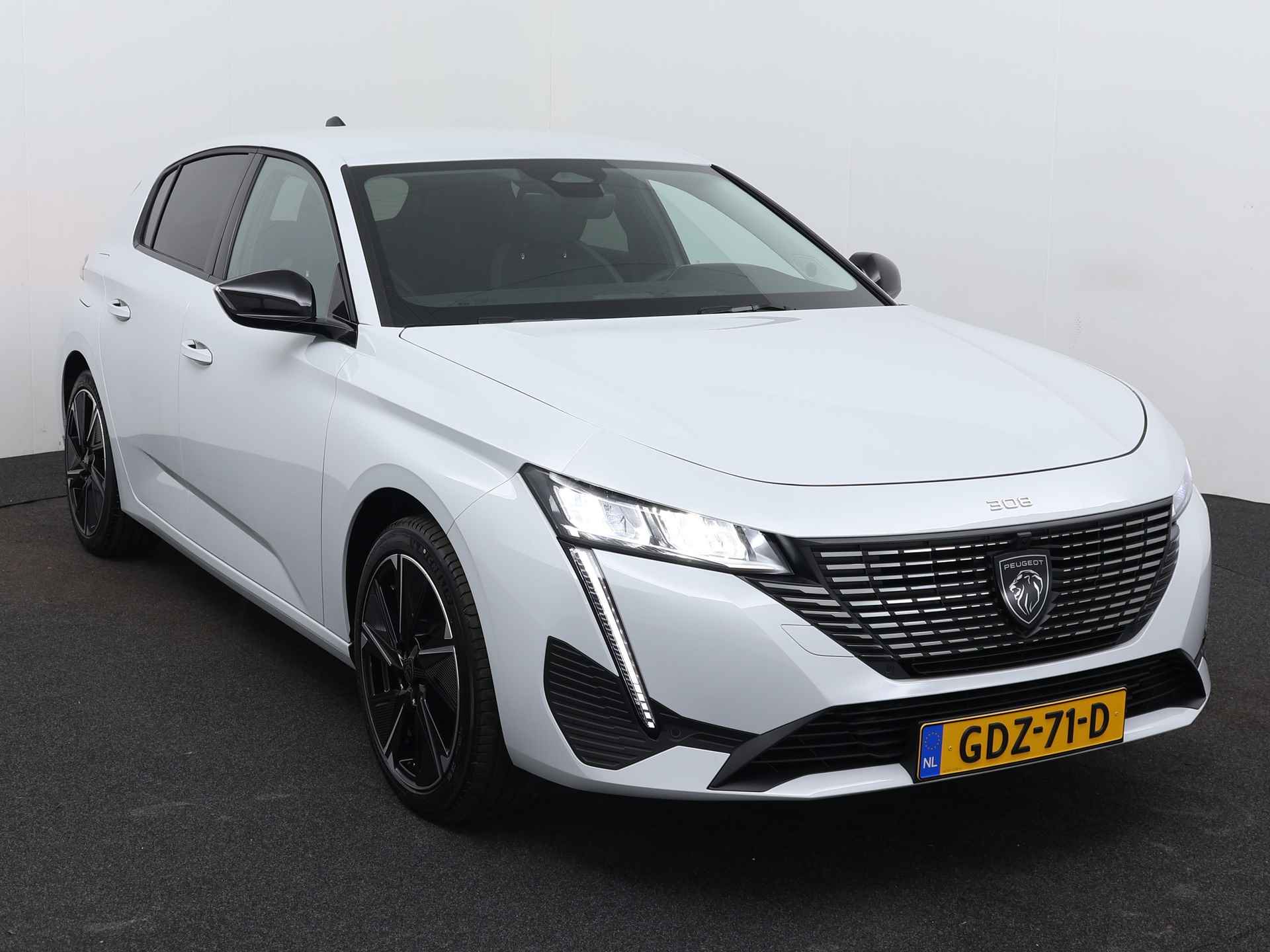 Peugeot E-308 Allure EV 54 kWh |  €2.000 Subsidie mogelijk | Beschikbaar per 30-11-2024 | Stoel en Stuurverwarming | 360gr Camera | Keyless entree | Navigatie | | - 27/44