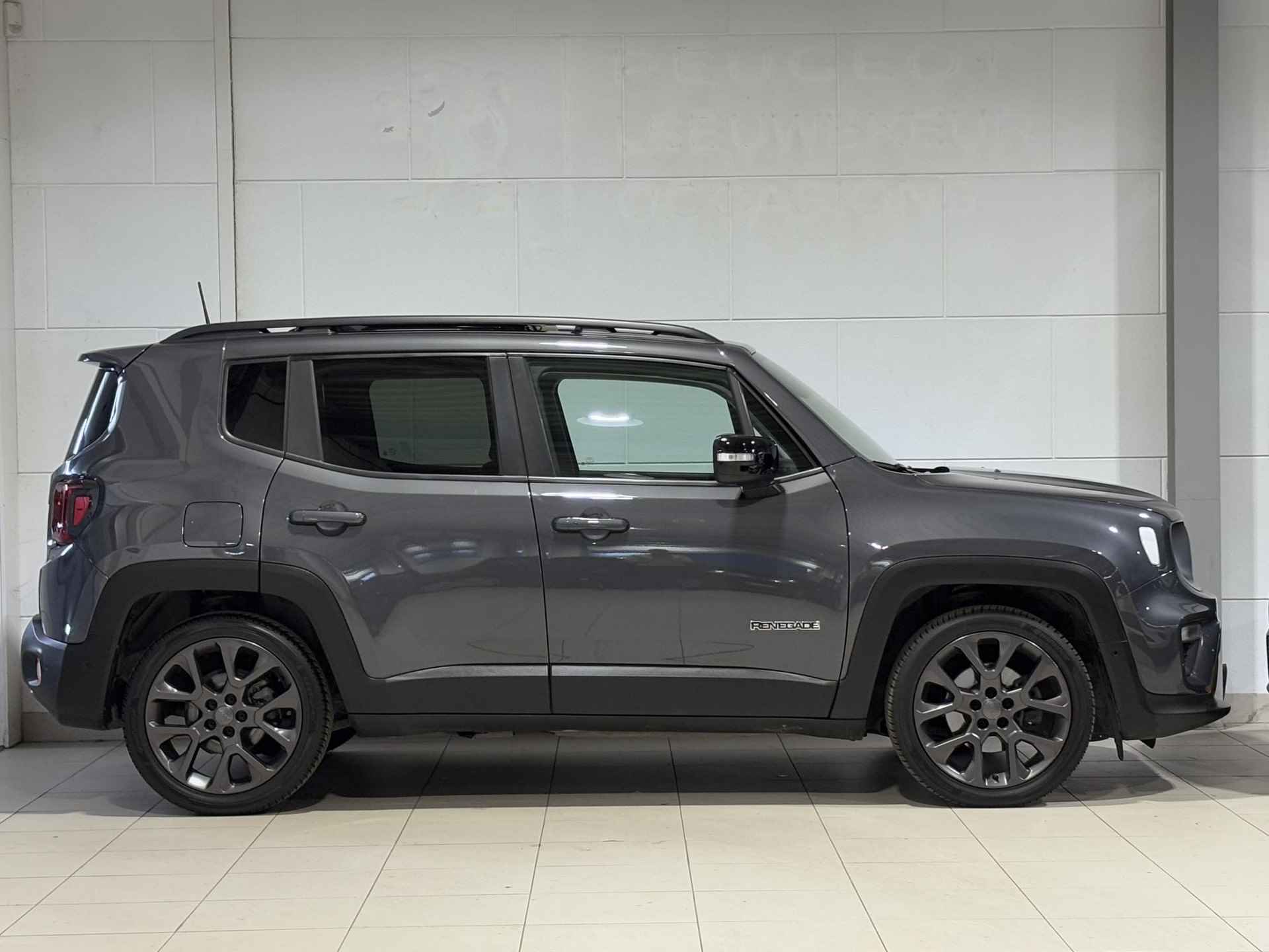 Jeep Renegade SUV 1.5T e-Hybrid S 130pk AUTOMAAT | SCHUIF/KANTELDAK | LEDER | NAVI | CAMERA | STOEL+STUURVERW. | KEYLESS ENTRY | ADAPTIVE CRUISE | FULL-LED KOPLAMPEN | - 11/62