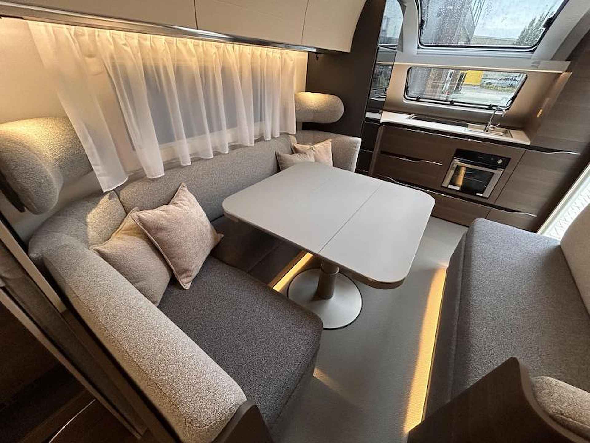 Adria Alpina 663 HT Queensbed - Model 2025 - 9/19