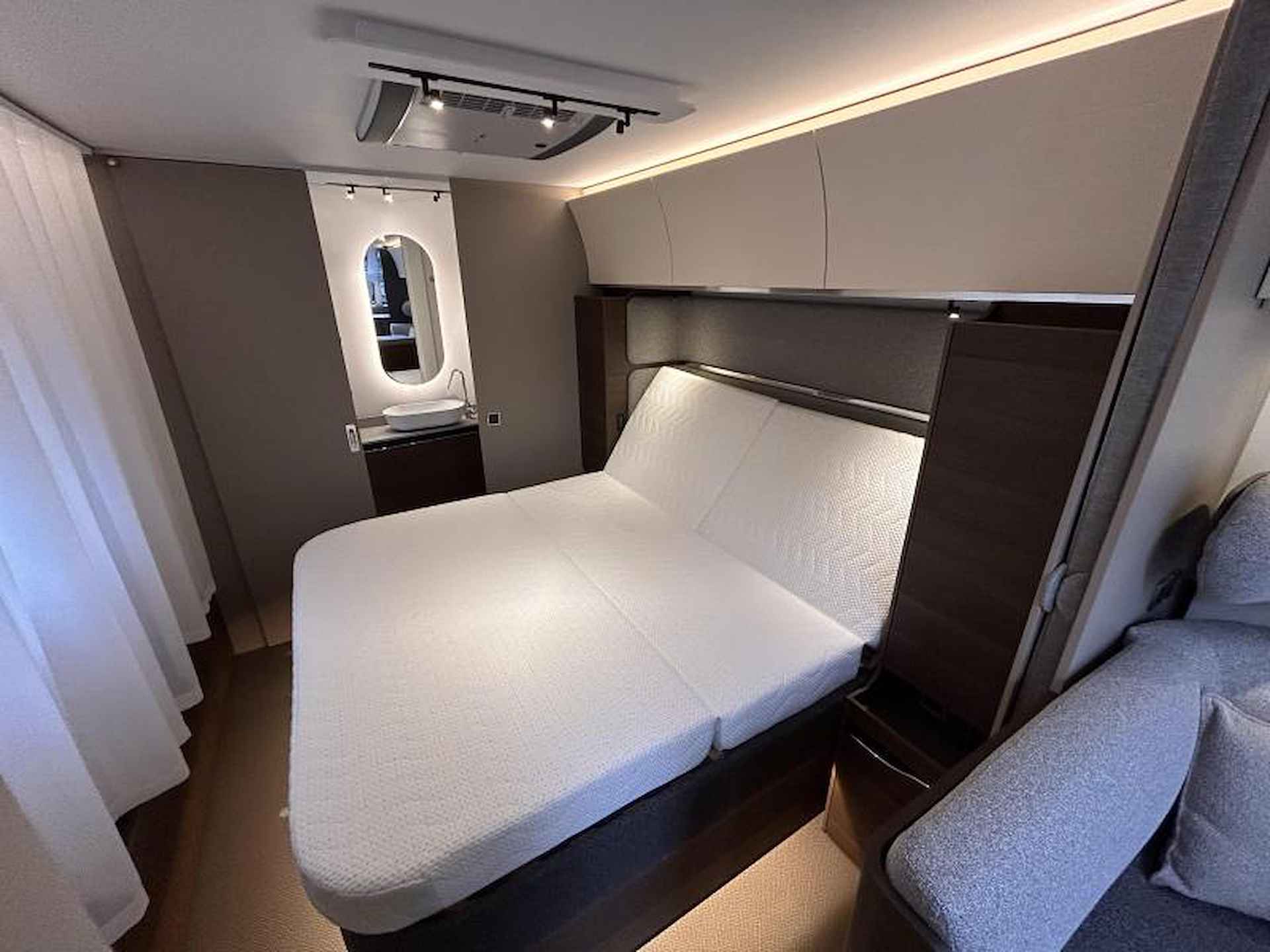 Adria Alpina 663 HT Queensbed - Model 2025 - 13/19