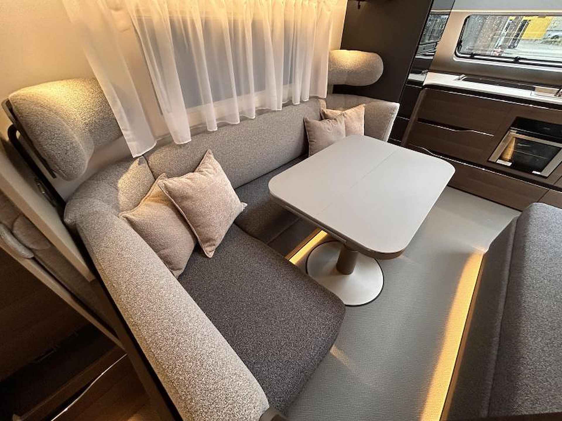 Adria Alpina 663 HT Queensbed - Model 2025 - 10/19