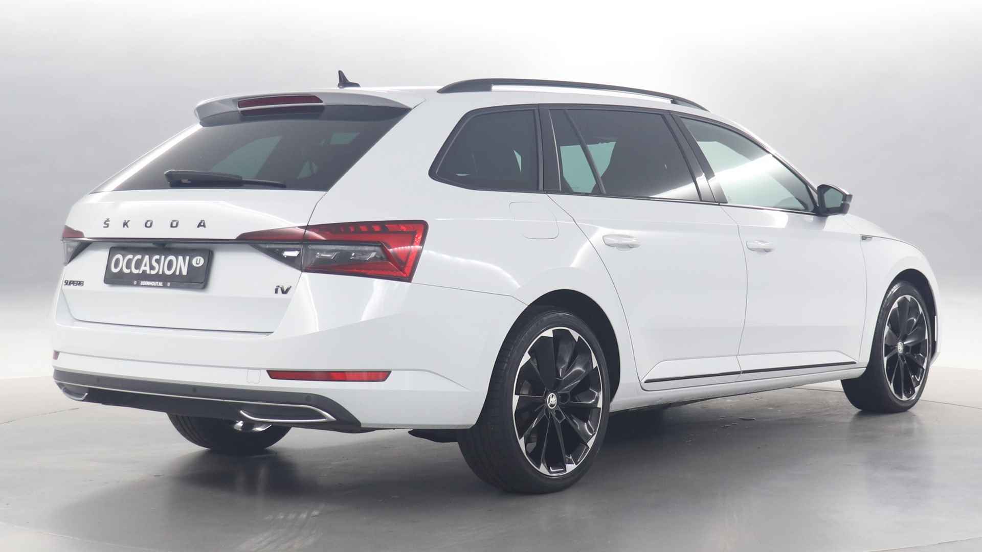 Škoda Superb Combi 1.4 TSI iV 218pk PHEV Sportline Business / Trekhaak 1600kg / 360 Camera / Memory - 2/34