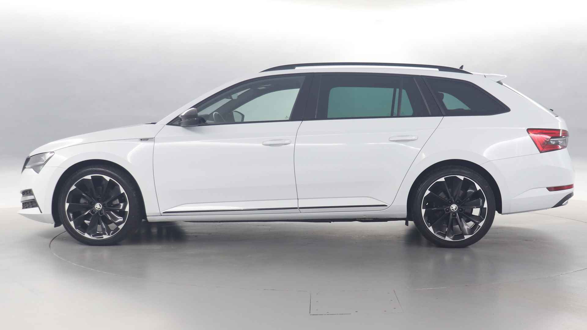 Škoda Superb Combi 1.4 TSI iV 218pk PHEV Sportline Business / Trekhaak 1600kg / 360 Camera / Memory - 5/34