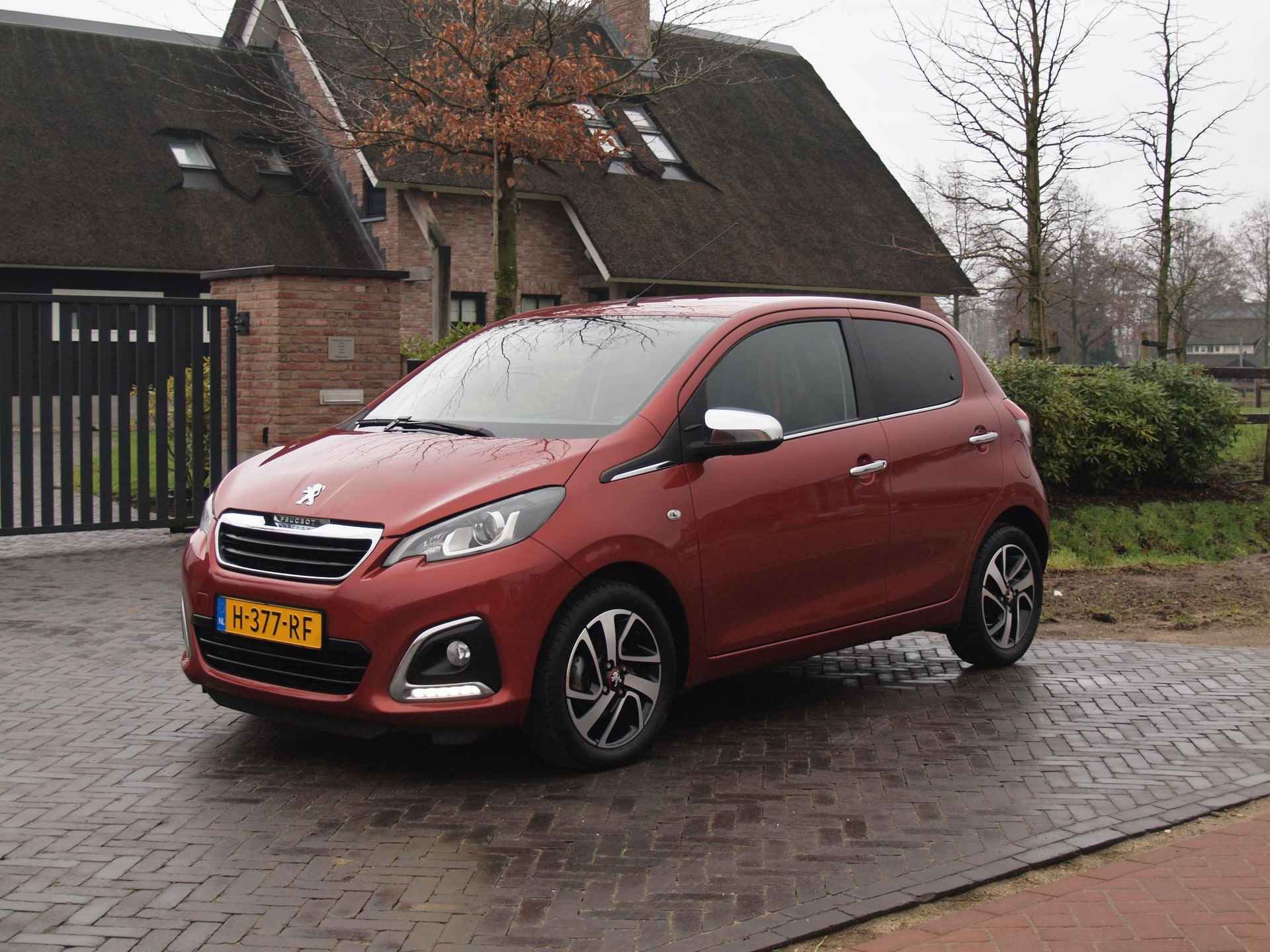 Peugeot 108 1.0 e-VTi Allure | Apple Carplay | Camera | Climate Controle | 15 inch | - 4/22