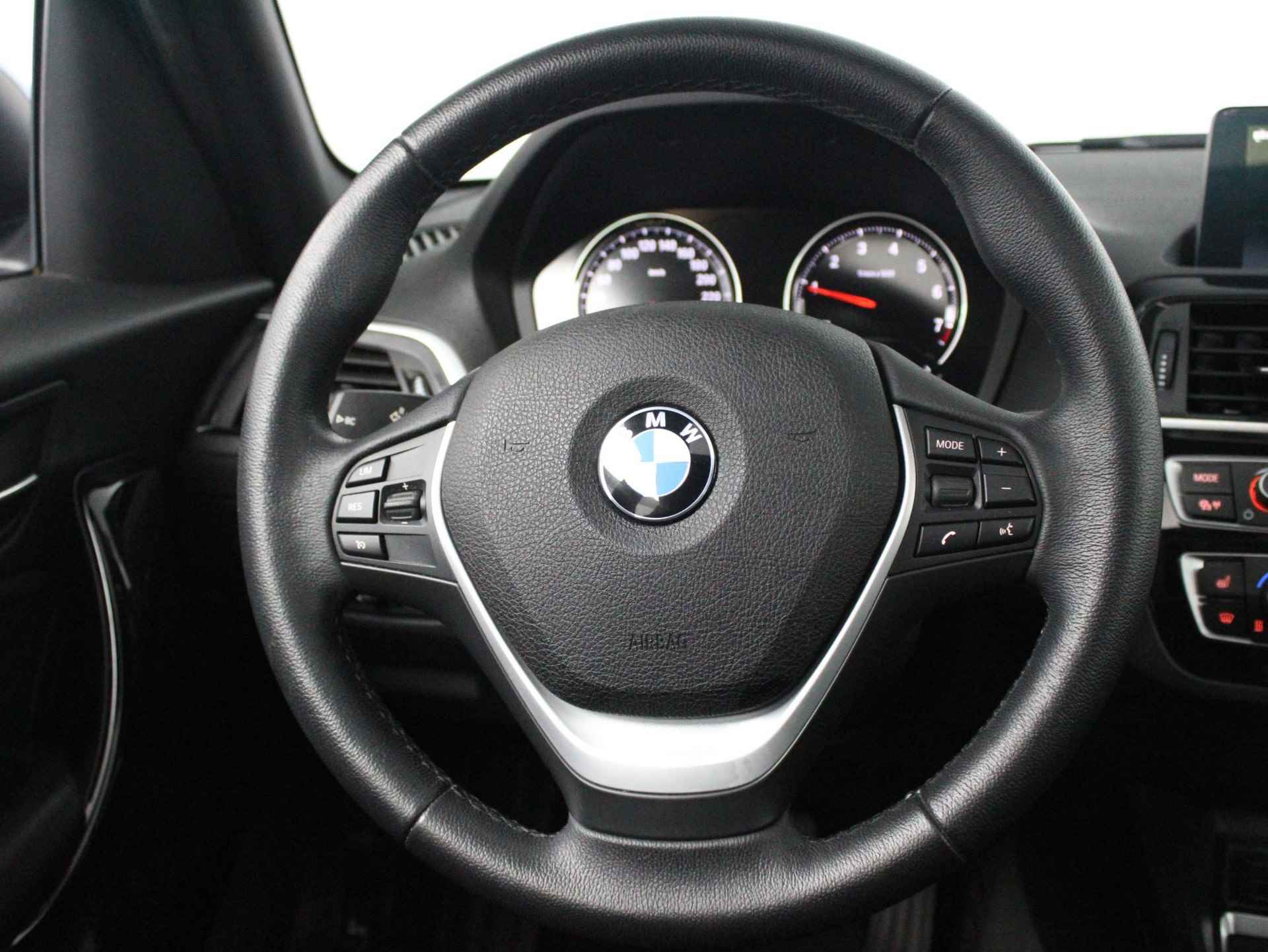 BMW 1-serie 118i Sport Line Edition  | Automaat | Open dak | Stoelverwarming | Navi | LMV | Cruise | Bluetooth | - 26/52