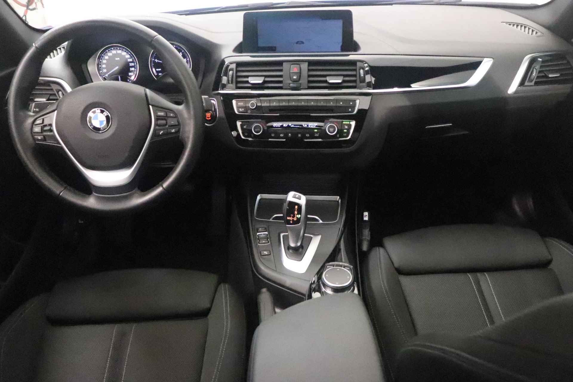 BMW 1-serie 118i Sport Line Edition Automaat | Open dak | Stoelverwarming | Navigatie | - 4/28