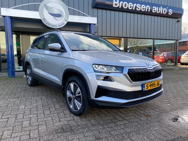 SKODA Karoq 1.5 TSI 150pk DSG-7 Business Edition met Stuur-Stoelverwarming en Camera