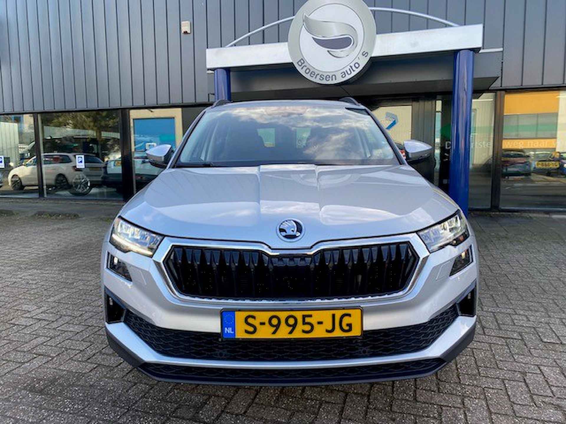 SKODA Karoq 1.5 TSI 150pk DSG-7 Business Edition met Stuur-Stoelverwarming en Camera - 2/40