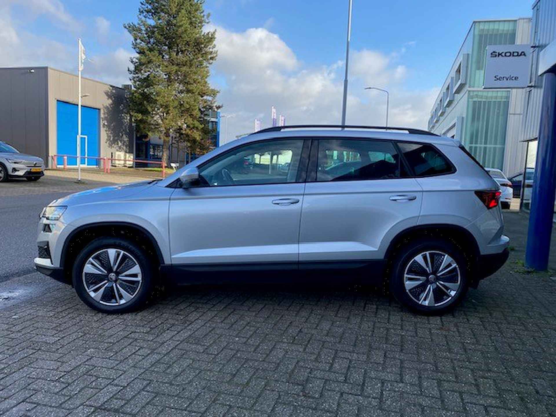 SKODA Karoq 1.5 TSI 150pk DSG-7 Business Edition met Stuur-Stoelverwarming en Camera - 5/40