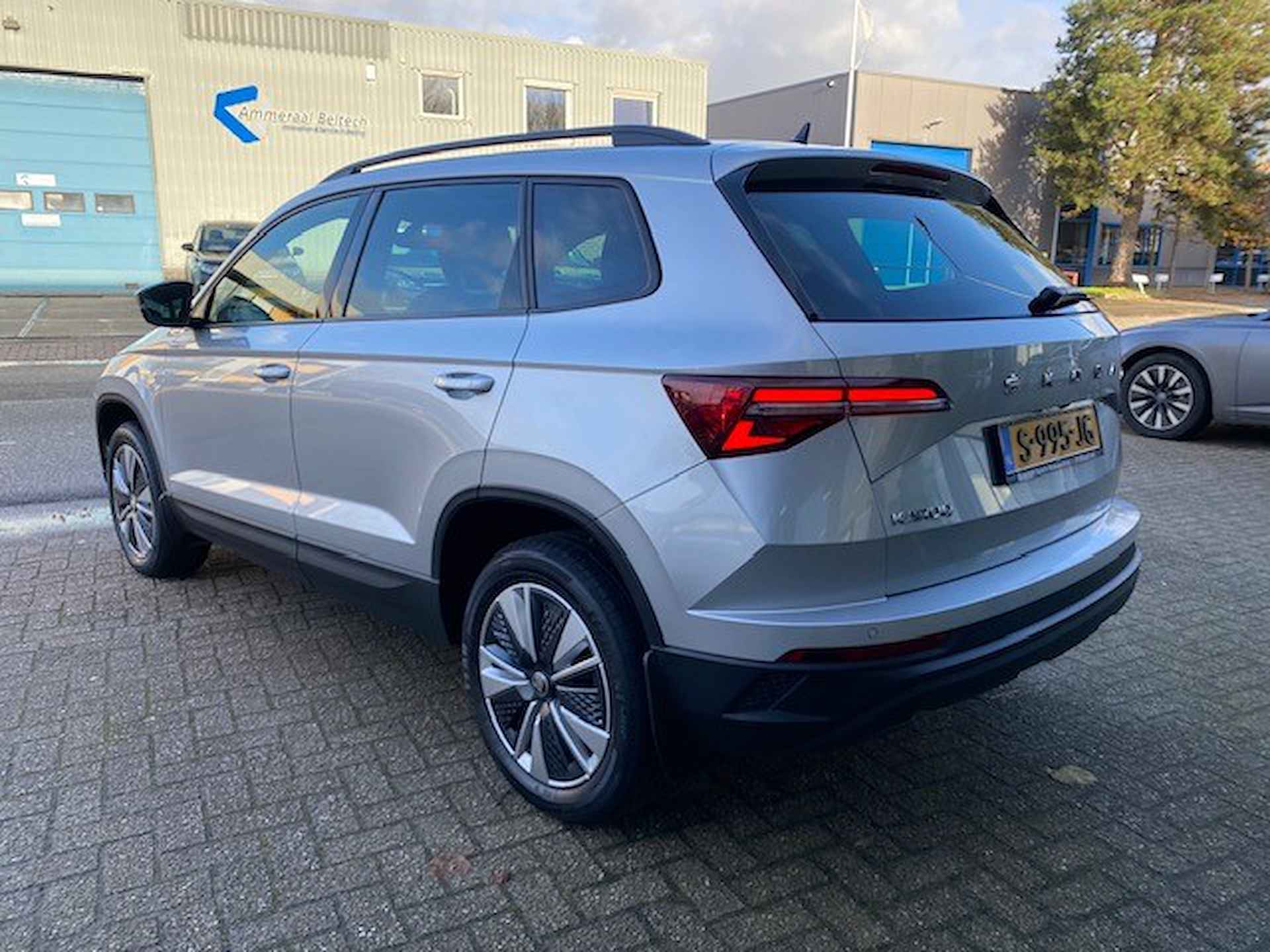 SKODA Karoq 1.5 TSI 150pk DSG-7 Business Edition met Stuur-Stoelverwarming en Camera - 6/40