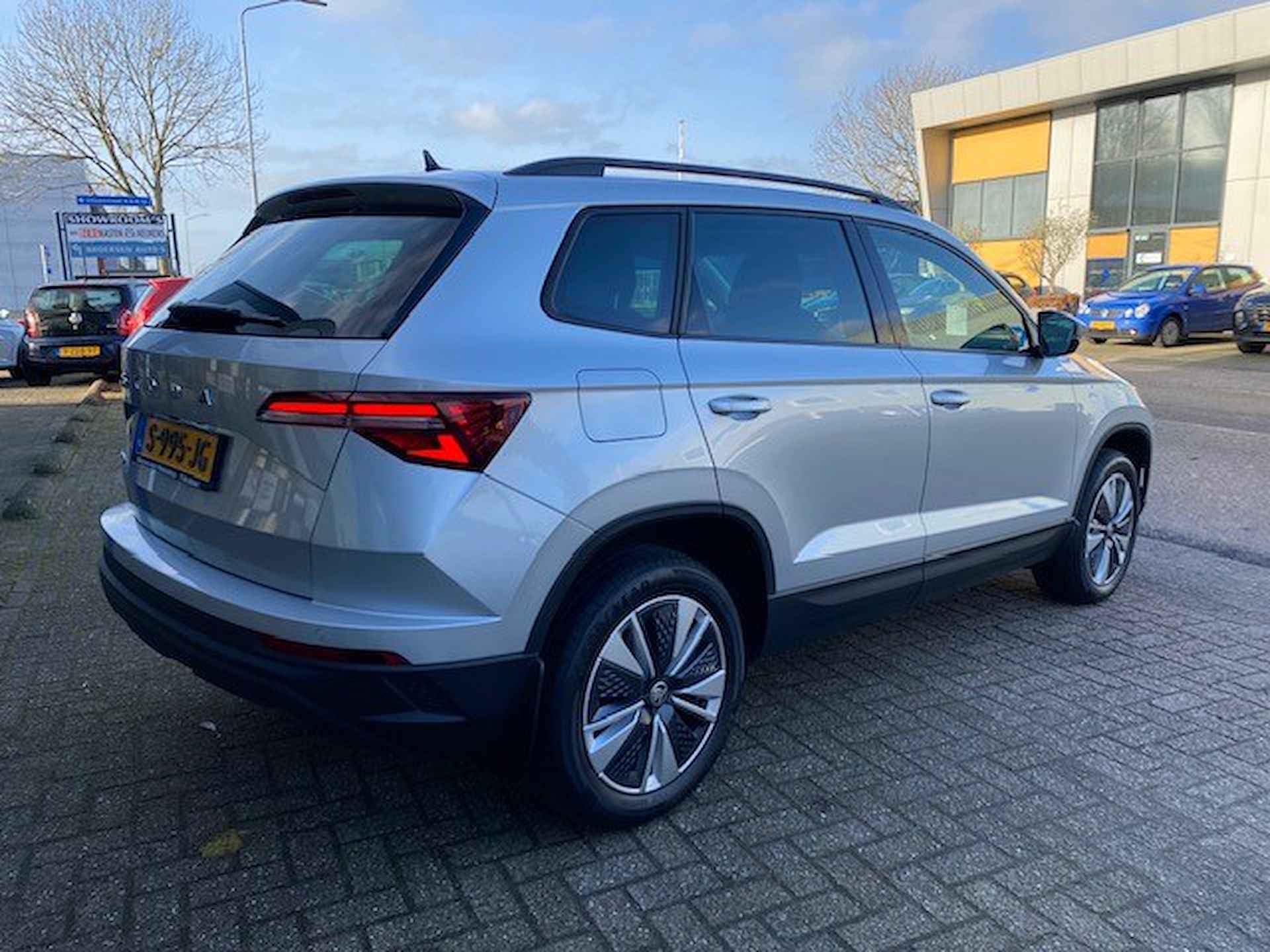 SKODA Karoq 1.5 TSI 150pk DSG-7 Business Edition met Stuur-Stoelverwarming en Camera - 10/40