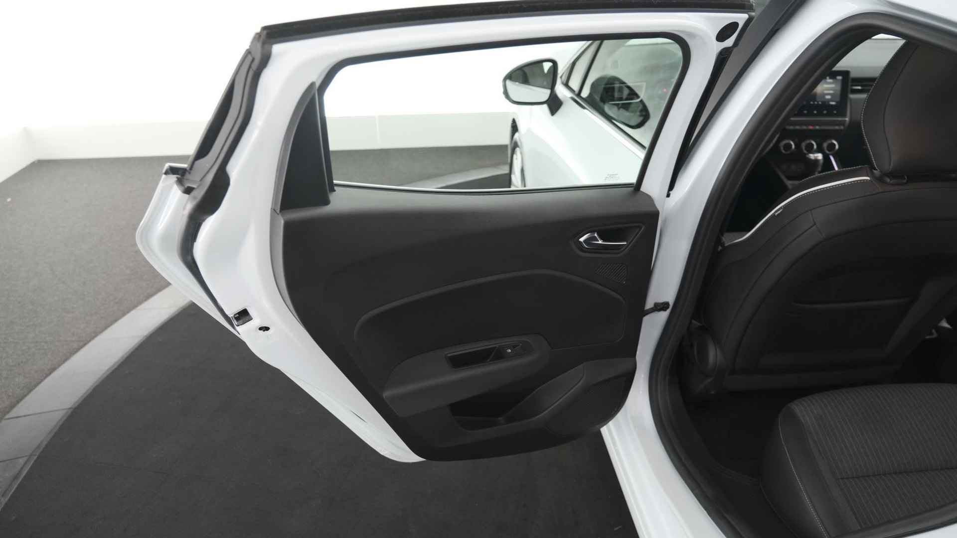 Renault Clio TCe 90 Techno | Apple Carplay | Parkeersensoren | Stoelverwarming |  Pack Winter - 64/74