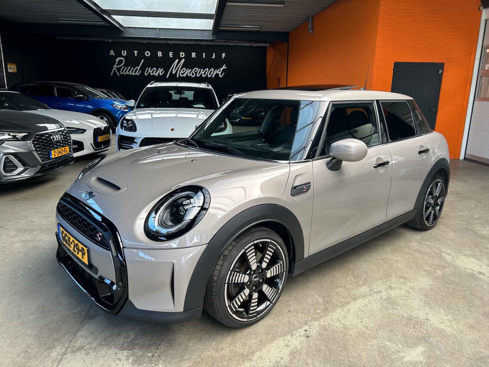 MINI Cooper S 2.0 COOPER S YOURS / Panorama / Leder / sportstoelen - 1/29