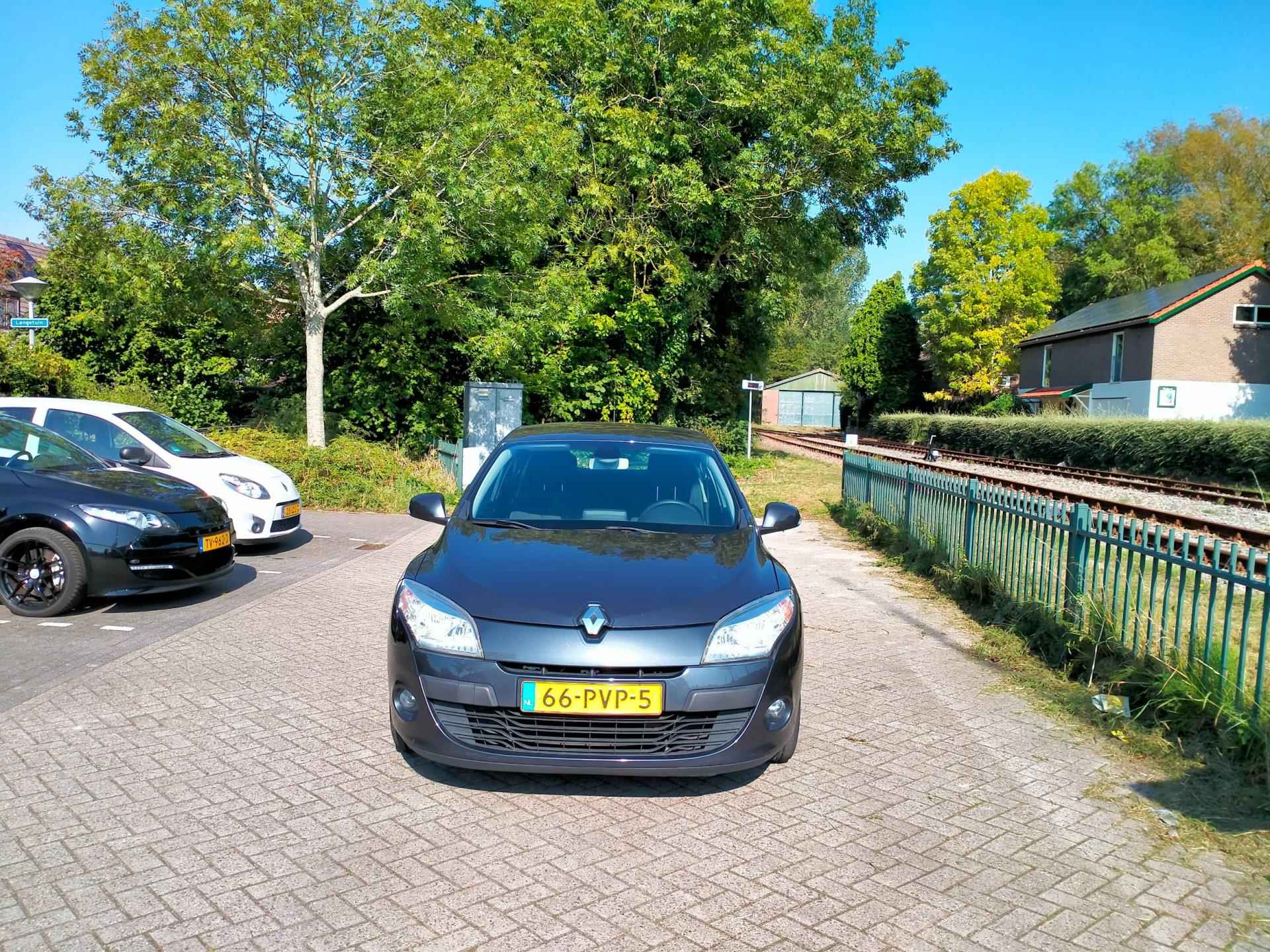 Renault Mégane 2.0 Dynamique Automaat Navi lage km ALLINPRIJS - 3/30