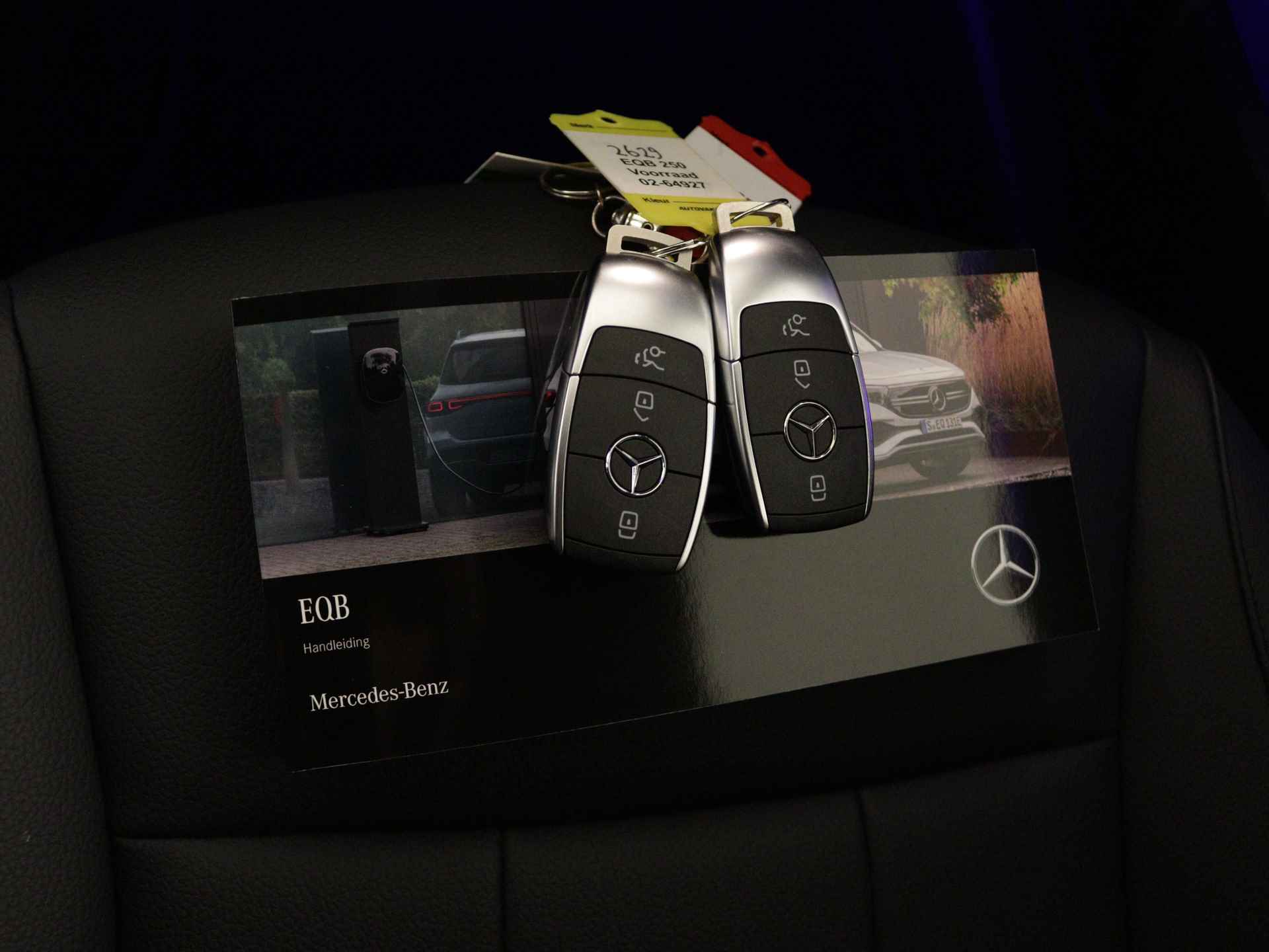 Mercedes-Benz EQB 250 Luxury Line 7p. 67 kWh | Premium pakket | Dashcam | Parkeerpakket met achteruitrijcamera | Spiegelpakket | KEYLESS-GO comfort pakket | Verwarmde stoelen vooraan | Draadloos oplaadsysteem voor Smartphone - 26/41