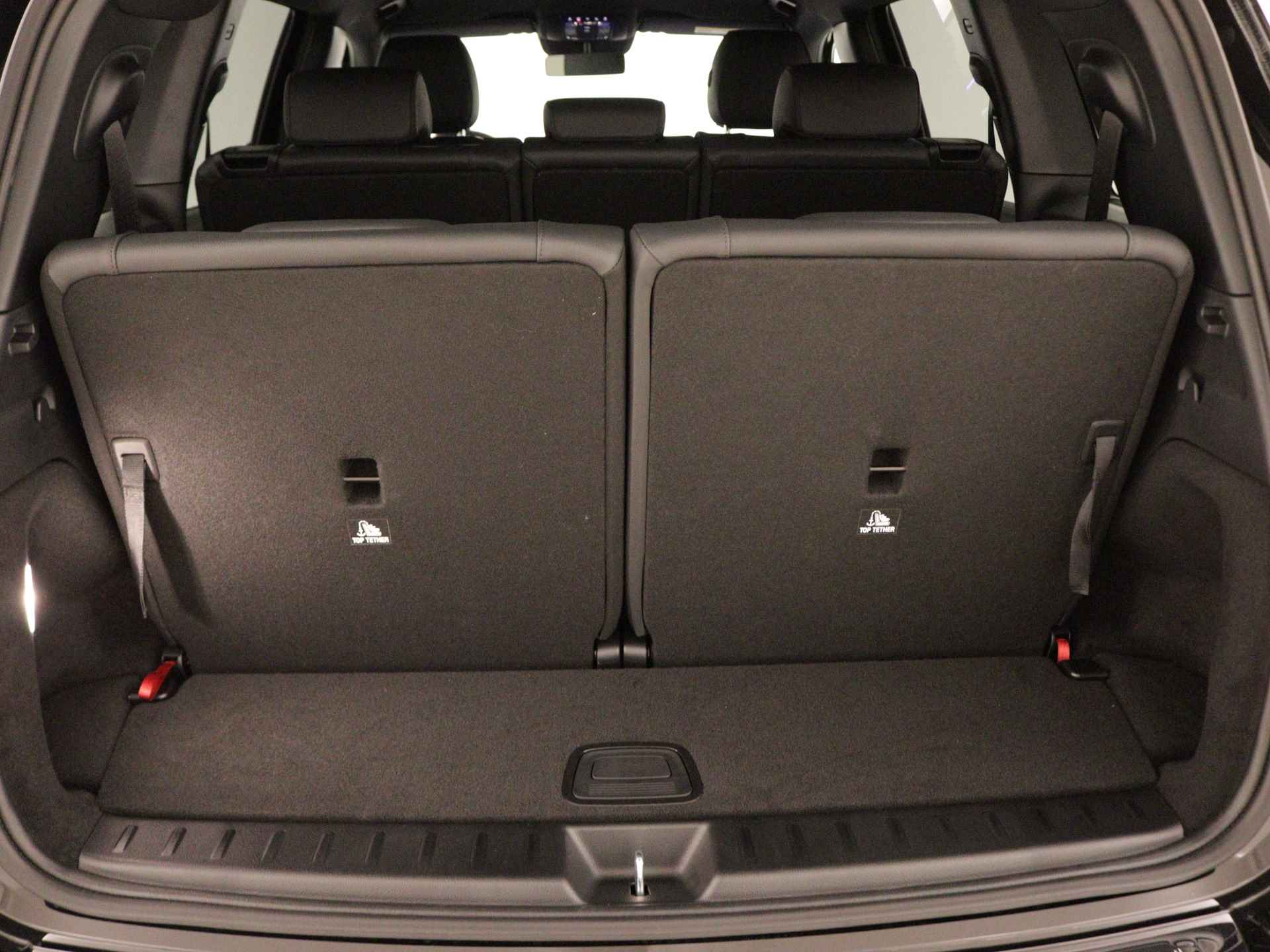 Mercedes-Benz EQB 250 Luxury Line 7p. 67 kWh | Premium pakket | Dashcam | Parkeerpakket met achteruitrijcamera | Spiegelpakket | KEYLESS-GO comfort pakket | Verwarmde stoelen vooraan | Draadloos oplaadsysteem voor Smartphone - 34/41