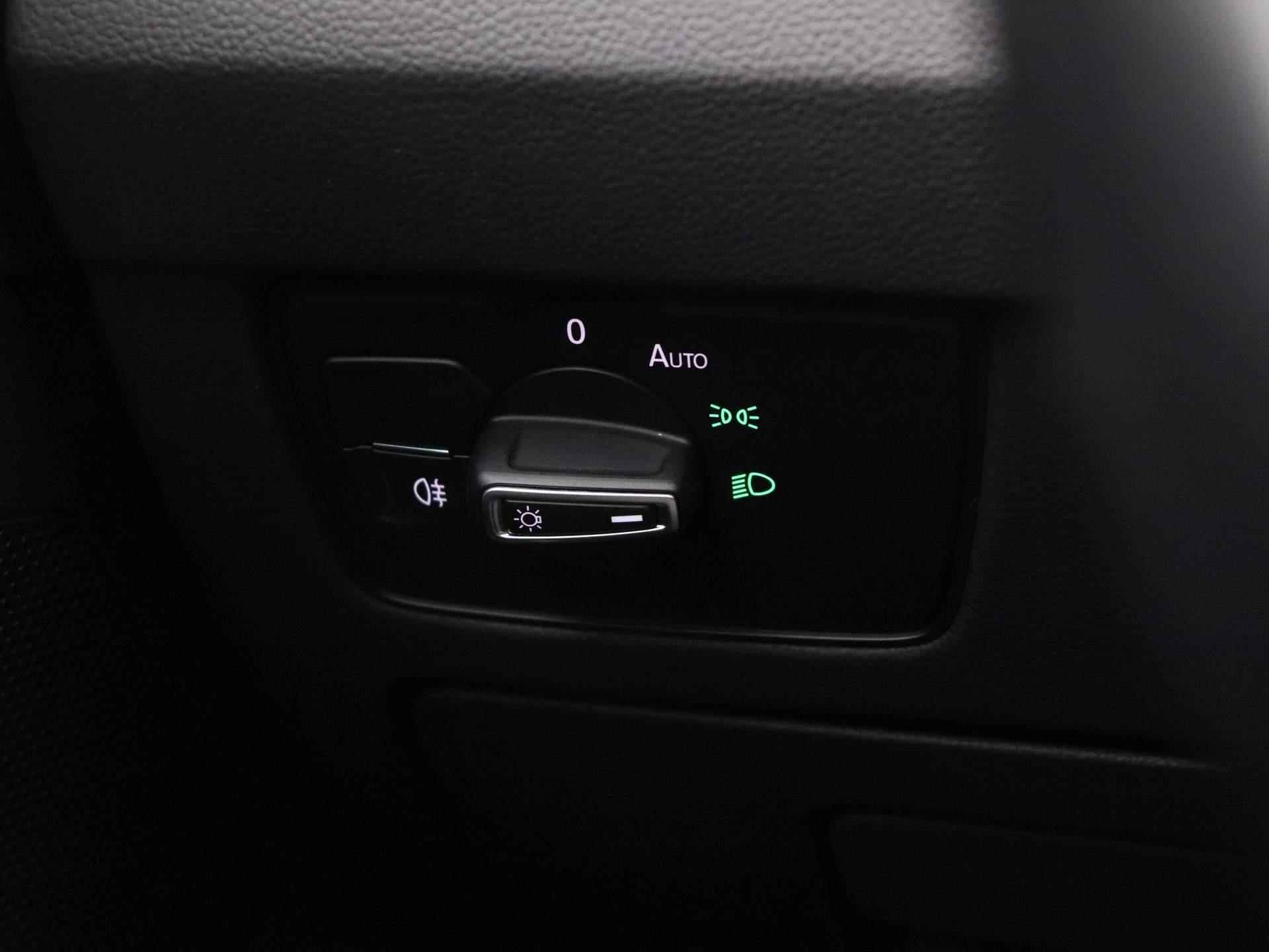 Volkswagen Arteon 1.5 TSI Elegance | Half-Leder | Climate control | Parkeer sensoren | LED | LMV | Stoel verwarming | Trekhaak - 26/41