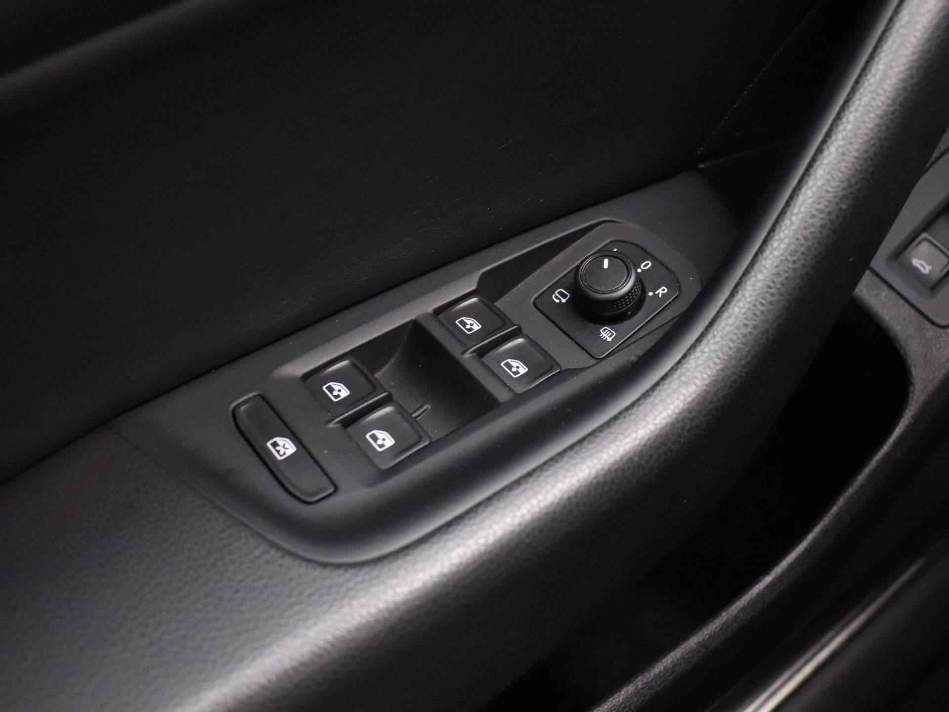 Volkswagen Arteon 1.5 TSI Elegance | Half-Leder | Climate control | Parkeer sensoren | LED | LMV | Stoel verwarming | Trekhaak - 27/41