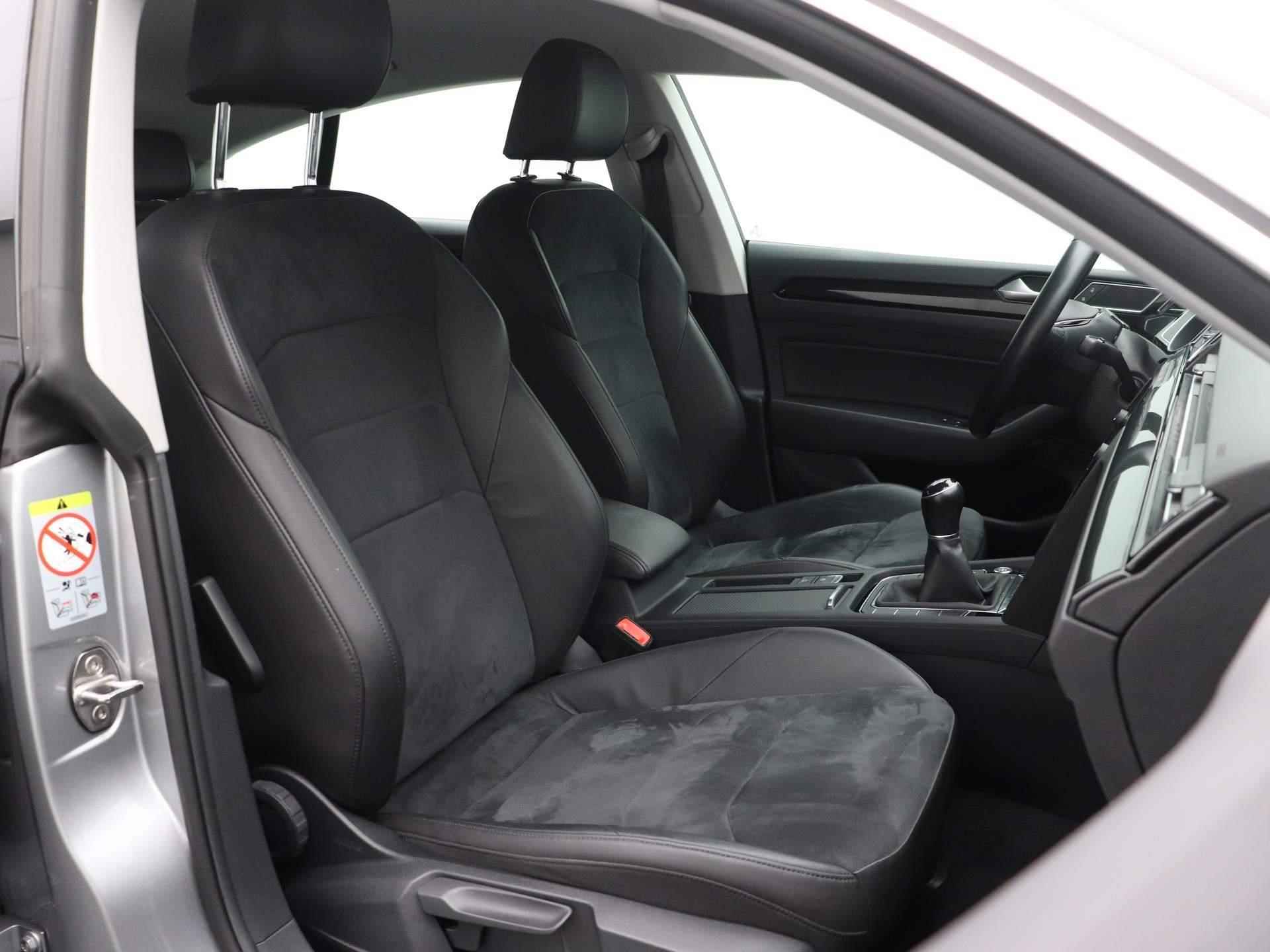 Volkswagen Arteon 1.5 TSI Elegance | Half-Leder | Climate control | Parkeer sensoren | LED | LMV | Stoel verwarming | Trekhaak - 37/41