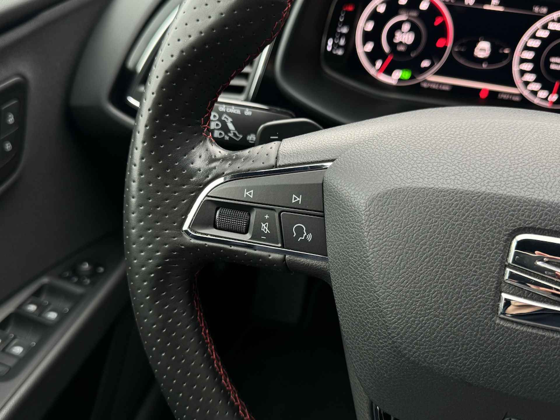 Seat Leon 1.5 TSI FR Ultimate Edition| AppleCarPlay, Camera, Clima, Stoel - 14/29