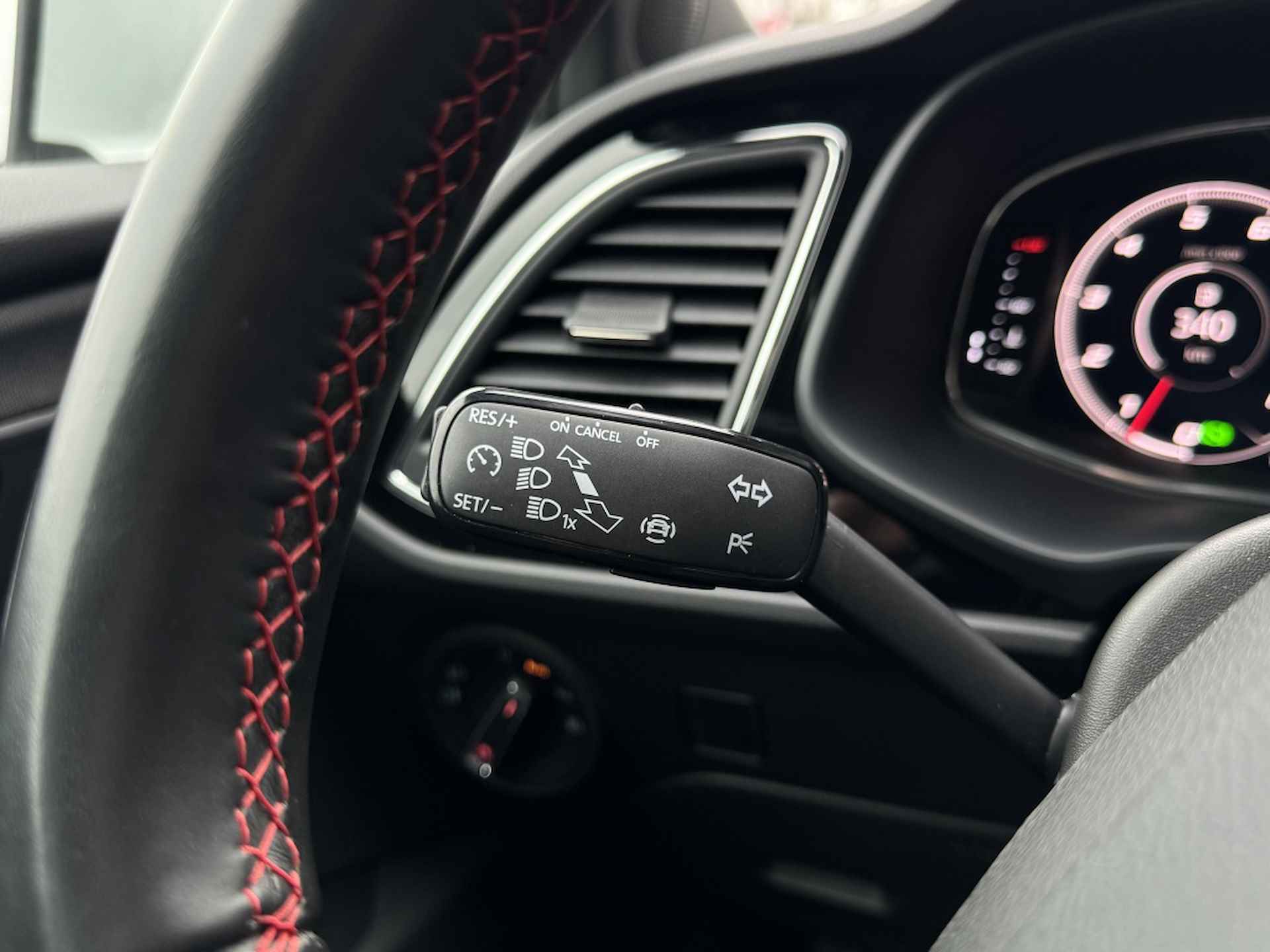 Seat Leon 1.5 TSI FR Ultimate Edition| AppleCarPlay, Camera, Clima, Stoel - 16/29