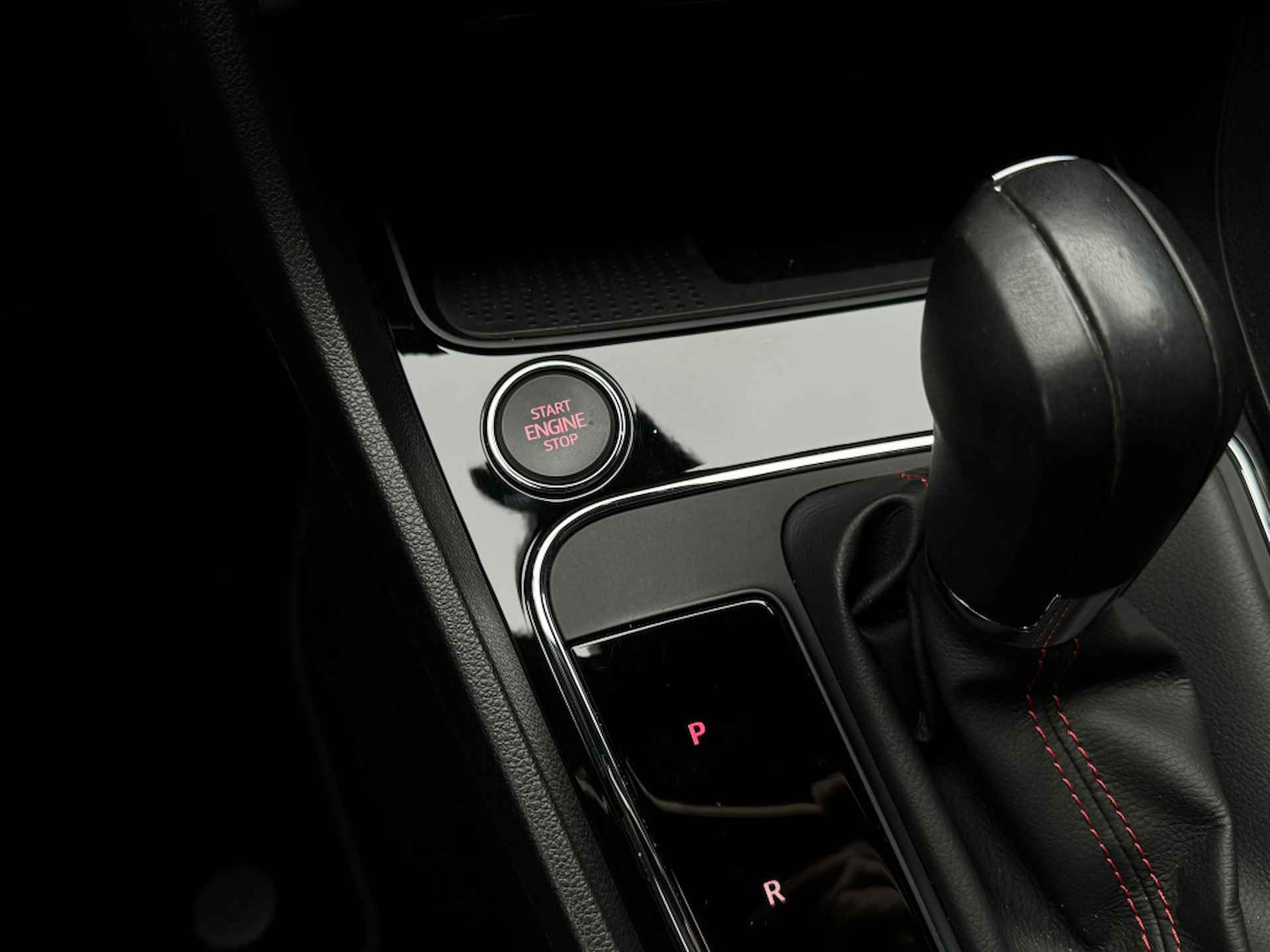 Seat Leon 1.5 TSI FR Ultimate Edition| AppleCarPlay, Camera, Clima, Stoel - 18/29