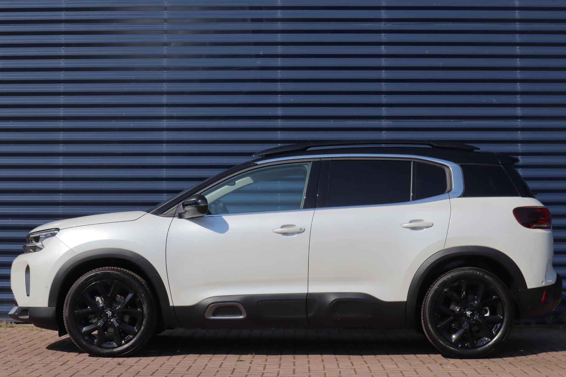 Citroen C5 Aircross 1.2 Hybrid ë-Series | Panoramadak | Elektrische Kofferbak | LED | Stoelverwarming | Adaptive Cruise Control | Climate Control | Parkeercamera/-sensoren | Carplay | Comfort Seats | Elektrische bestuurdersstoel | DAB | Navigatie | Keyless Entry/Start | - 3/36