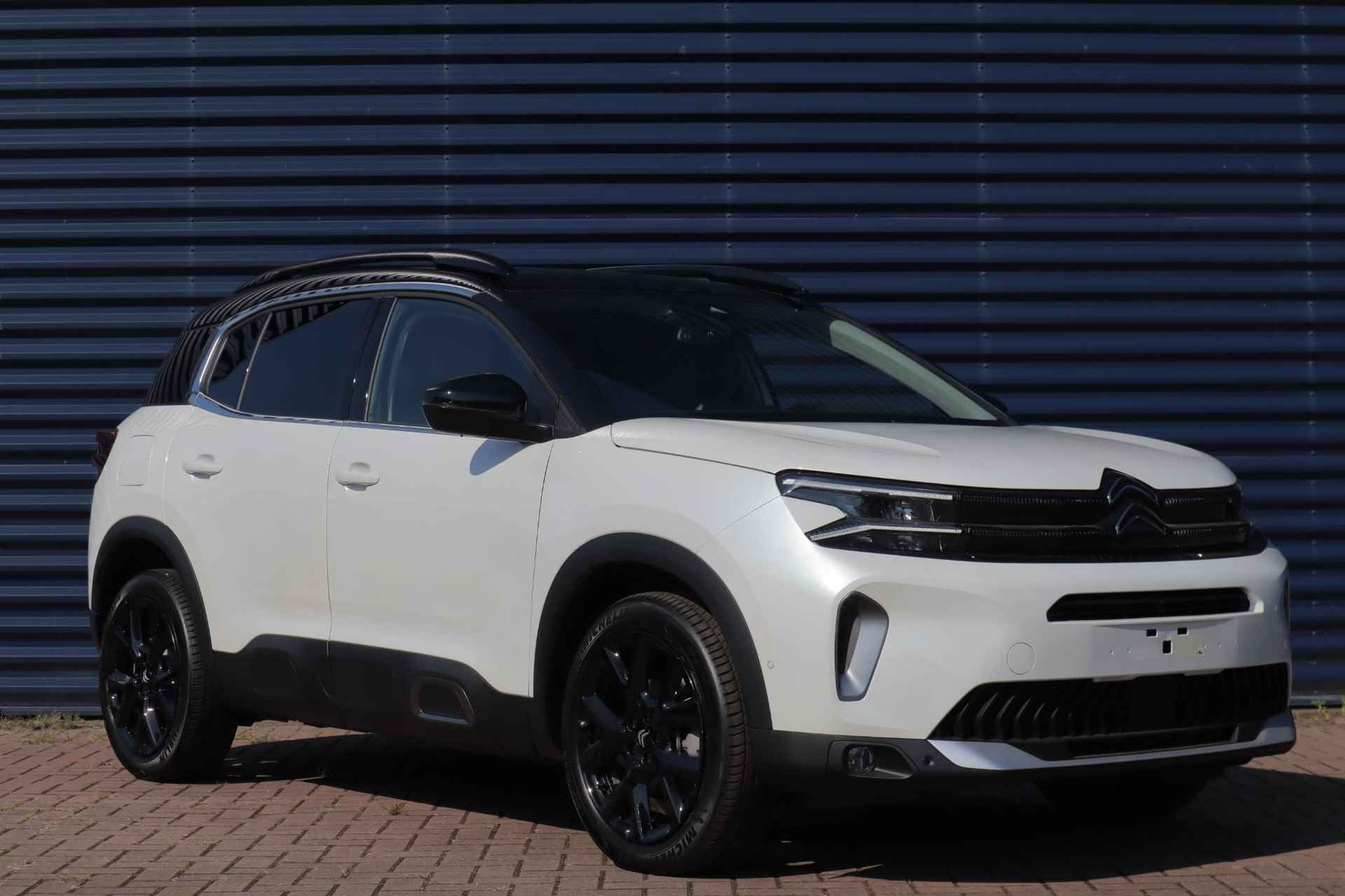 Citroen C5 Aircross 1.2 Hybrid ë-Series | Panoramadak | Elektrische Kofferbak | LED | Stoelverwarming | Adaptive Cruise Control | Climate Control | Parkeercamera/-sensoren | Carplay | Comfort Seats | Elektrische bestuurdersstoel | DAB | Navigatie | Keyless Entry/Start | - 4/36