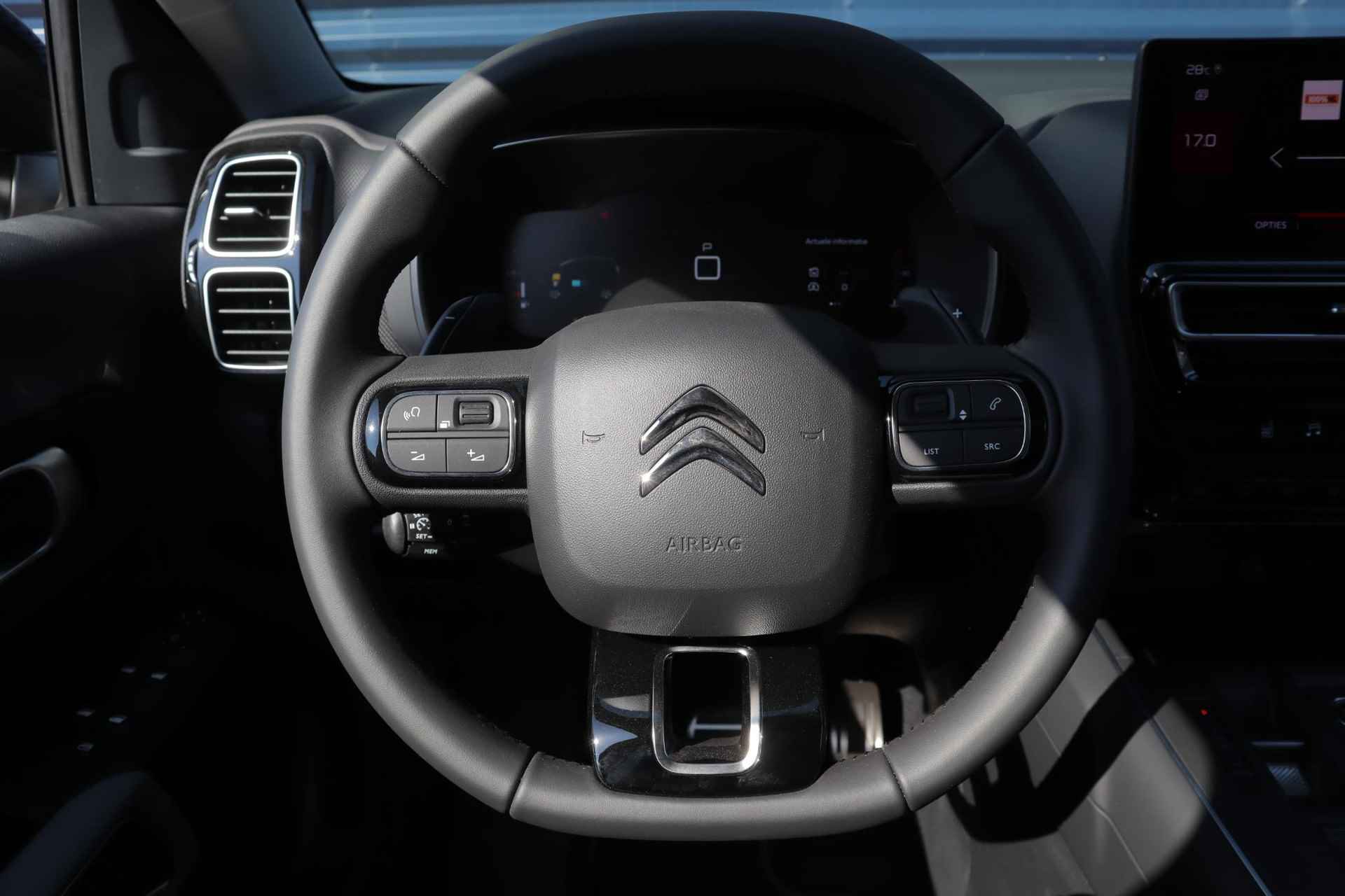 Citroen C5 Aircross 1.2 Hybrid ë-Series | Panoramadak | Elektrische Kofferbak | LED | Stoelverwarming | Adaptive Cruise Control | Climate Control | Parkeercamera/-sensoren | Carplay | Comfort Seats | Elektrische bestuurdersstoel | DAB | Navigatie | Keyless Entry/Start | - 28/36