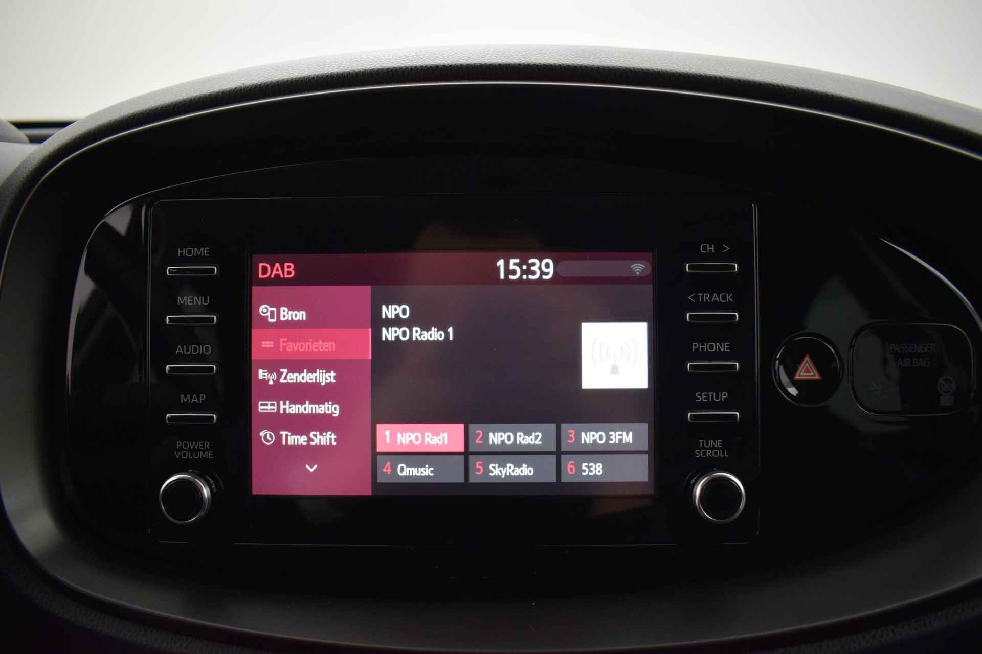 Toyota Aygo X X 1.0 VVT-i MT first Carplay Lichtmetalen velgen - 27/35