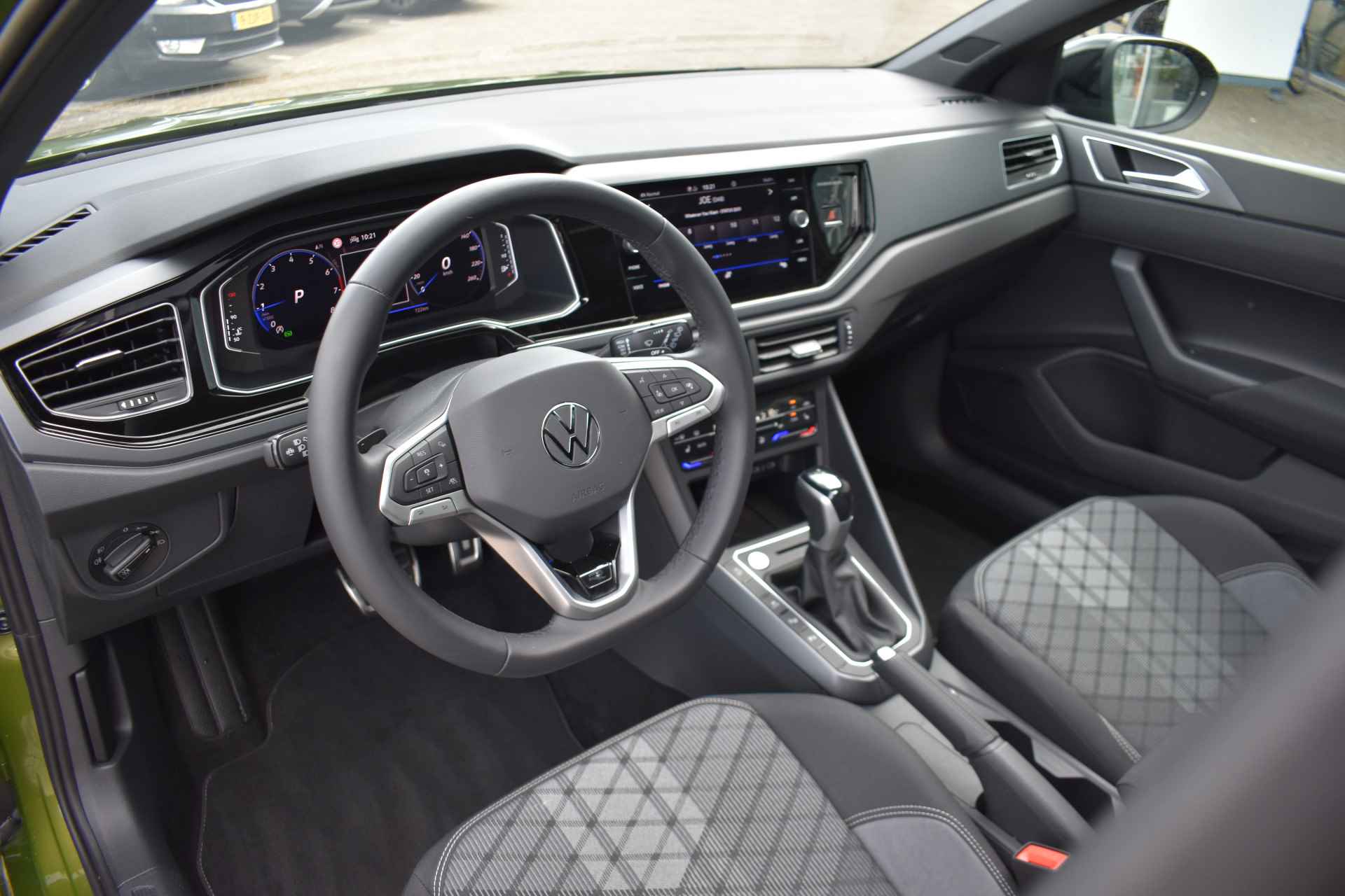 Volkswagen Taigo 1.5 TSI DSG-7 150PK R-Line | PANORAMADAK | CAMERA | 18 INCH - 11/40