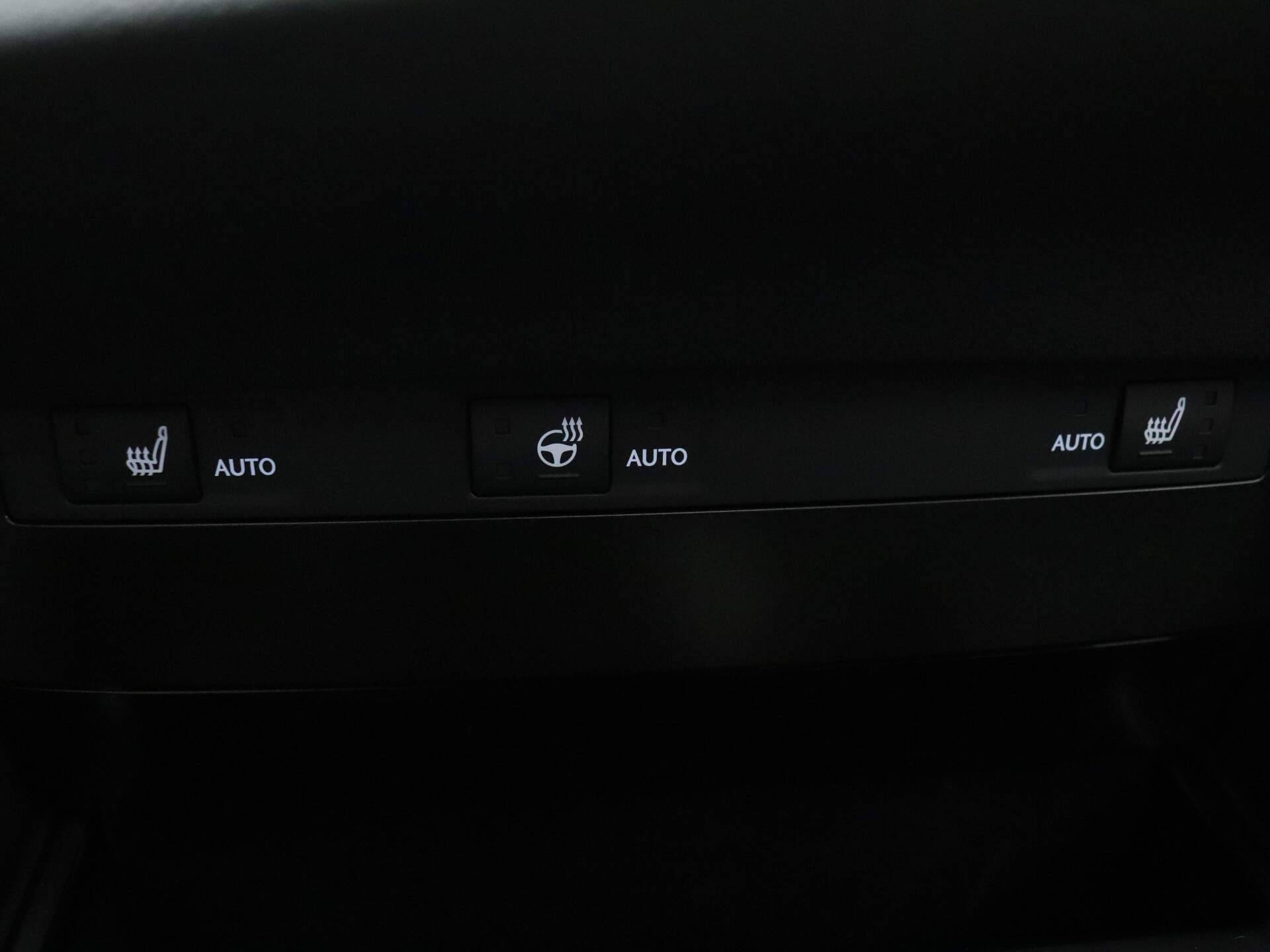 Lexus ES 300h F-Sport Design *Demo* | Zwart Leder + Stoelverwarming | Navigatie | - 30/39