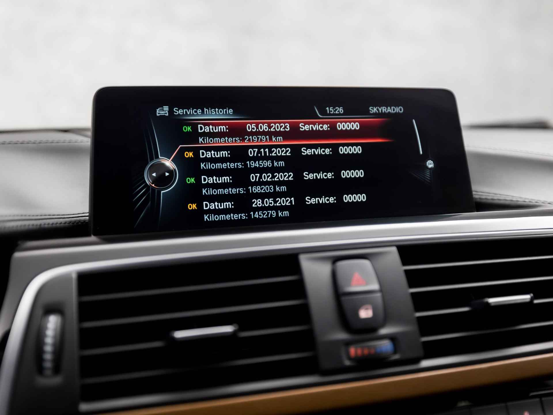 Alpina BMW ALPINA D3 Biturbo Touring Allrad 355Pk Automaat (1e EIGENAAR, ORG. NL, HEAD-UP DISPLAY, NAVI, JATOBA BRUIN, DEALER ONDERHOUDEN, STUUR/STOEL VERWARMING, ADAPTIVE CRUISE CONTROL, LEDER DASHBOARD, AKRAPOVIC UITLAAT, KEYLESS ENT - 18/43