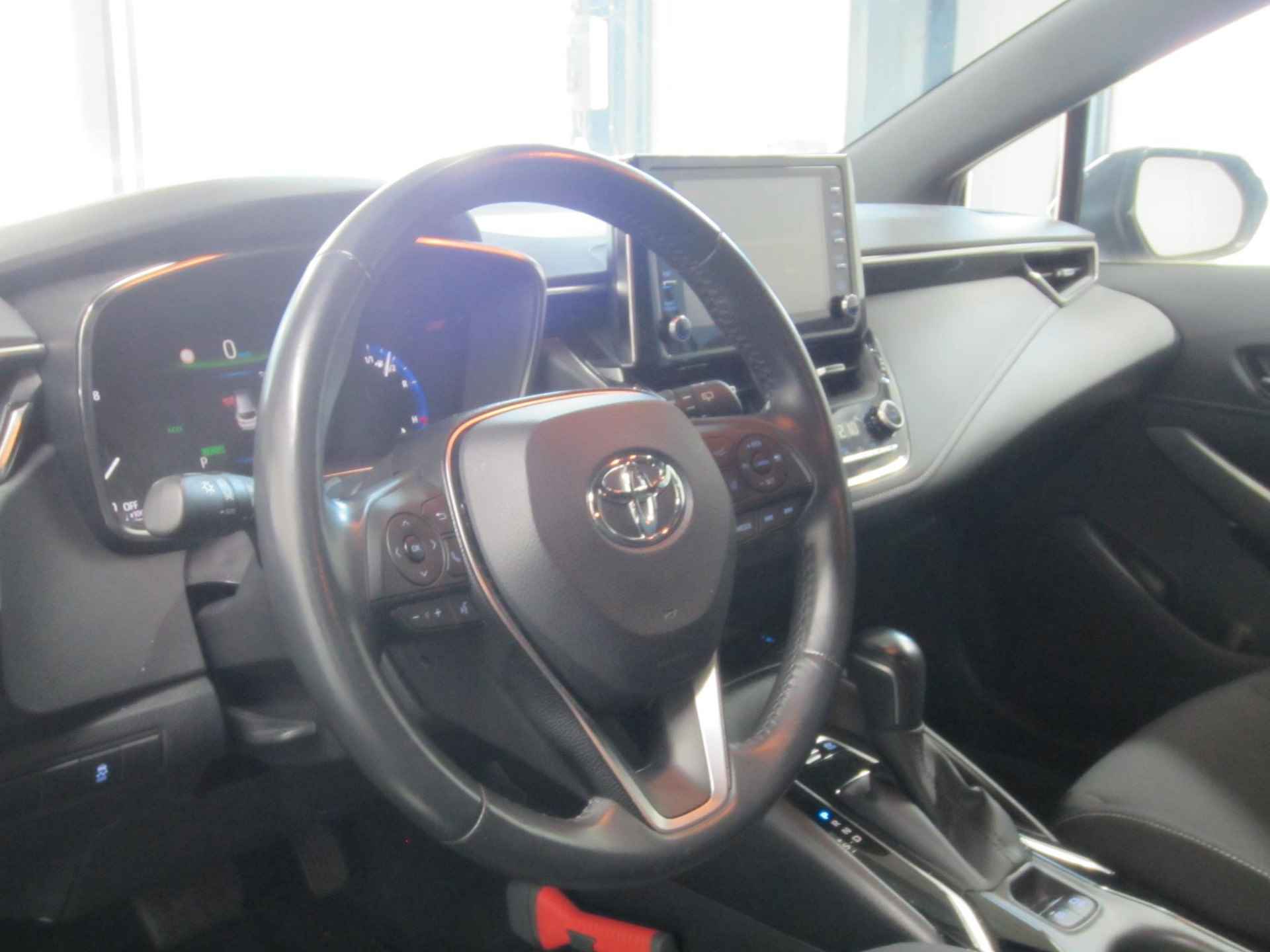 Toyota Corolla Touring Sports 2.0 Hybrid Dynamic Apple Carplay NL - 5/17