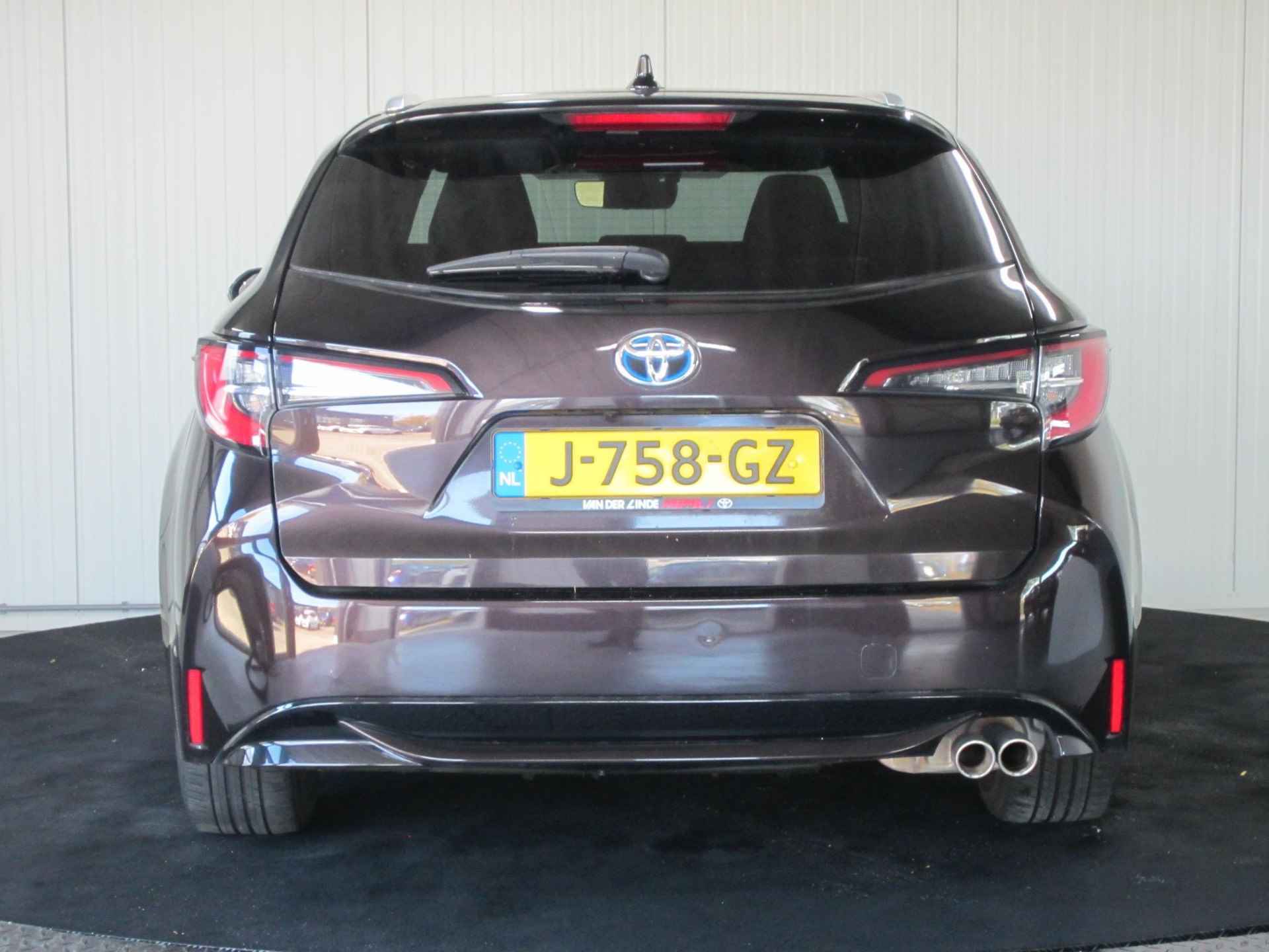 Toyota Corolla Touring Sports 2.0 Hybrid Dynamic Apple Carplay NL - 7/17