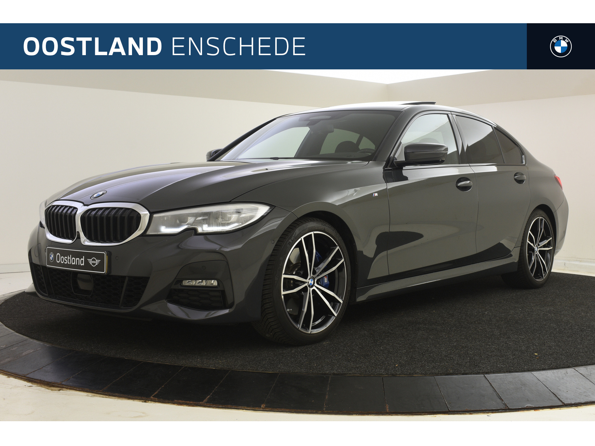 BMW 3-serie 330i High Executive M Sport Automaat / Schuif-kanteldak / Sportstoelen / Parking Assistant Plus /  Head-Up / LED / Comfort Access / Gesture Control