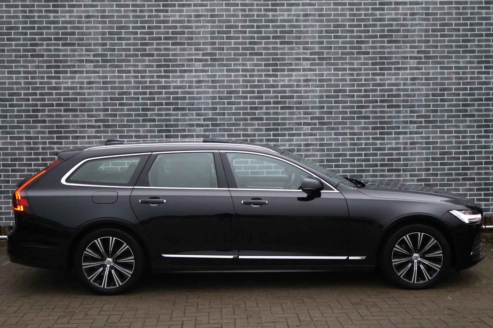 Volvo V90 2.0 T6 AWD Inscription | Harman/Kardon | Panoramadak | Rondomzicht Camera | Head-up Display - 4/34