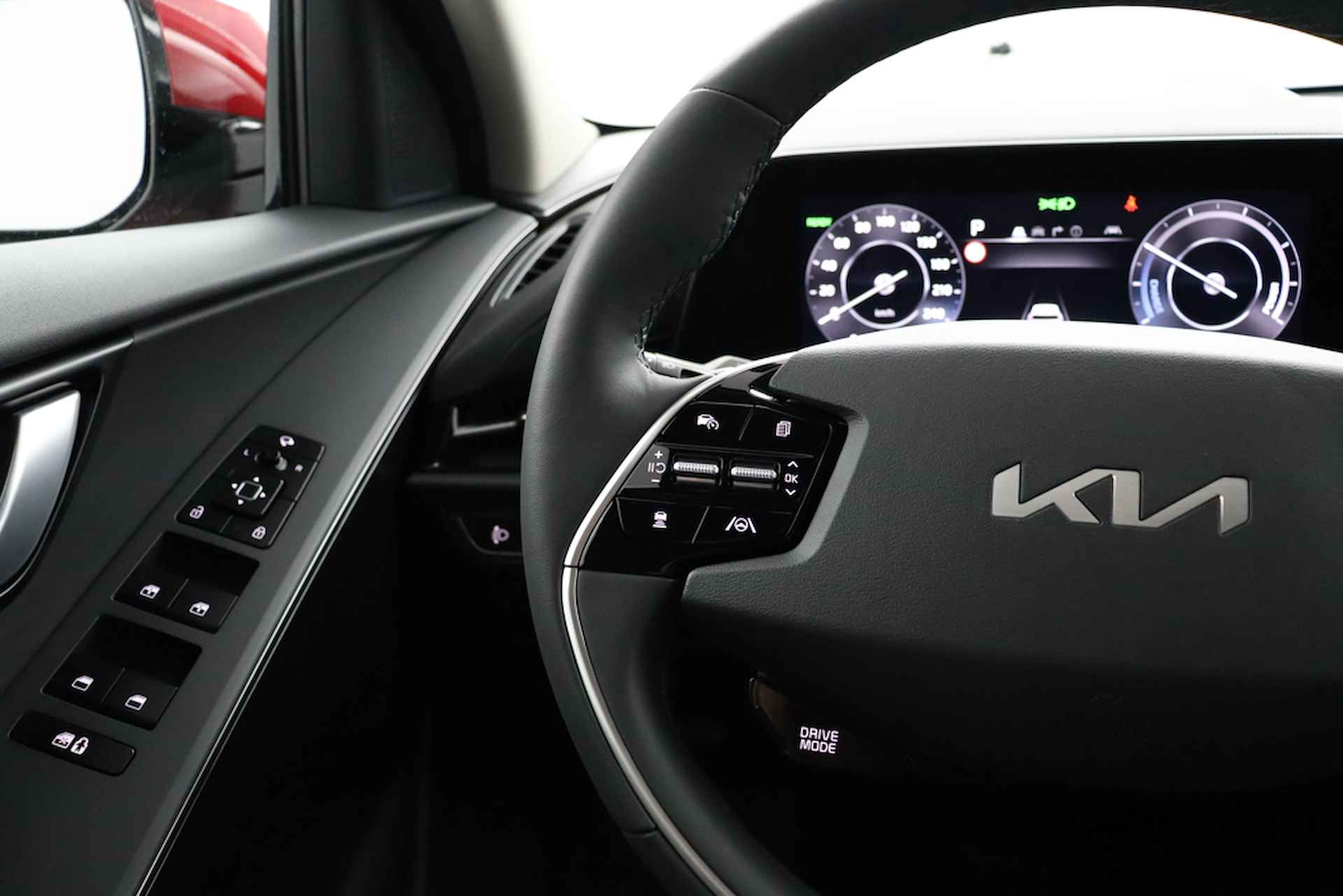 Kia Niro EV DynamicPlusLine 64,8 kWh - Direct Leverbaar! - Keyless Entry - Stoel/Stuur Verwarming - Navigatie - Adaptief Cruise Control - Fabrieksgarantie Tot 2030 - 24/66