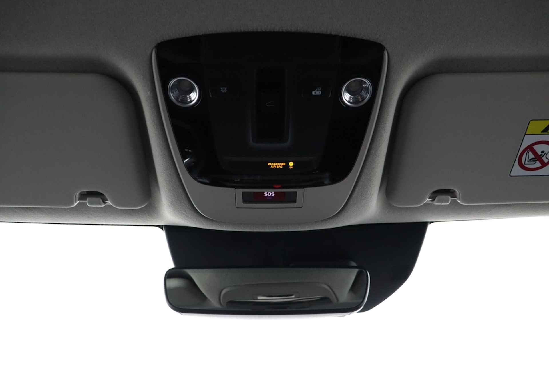 Kia Niro EV DynamicPlusLine 64,8 kWh - Direct Leverbaar! - Keyless Entry - Stoel/Stuur Verwarming - Navigatie - Adaptief Cruise Control - Fabrieksgarantie Tot 2030 - 49/66